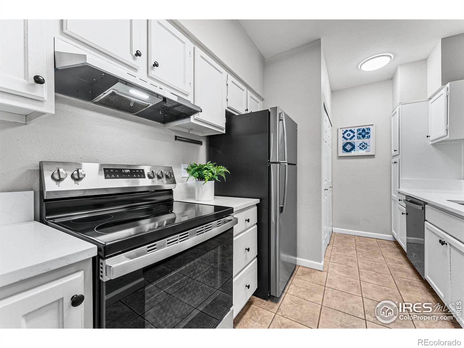 7488 Singing Hills Drive, Boulder, CO 80301, 2 Bedrooms Bedrooms, ,2 BathroomsBathrooms,Residential,For Sale,Singing Hills,RECIR1019787