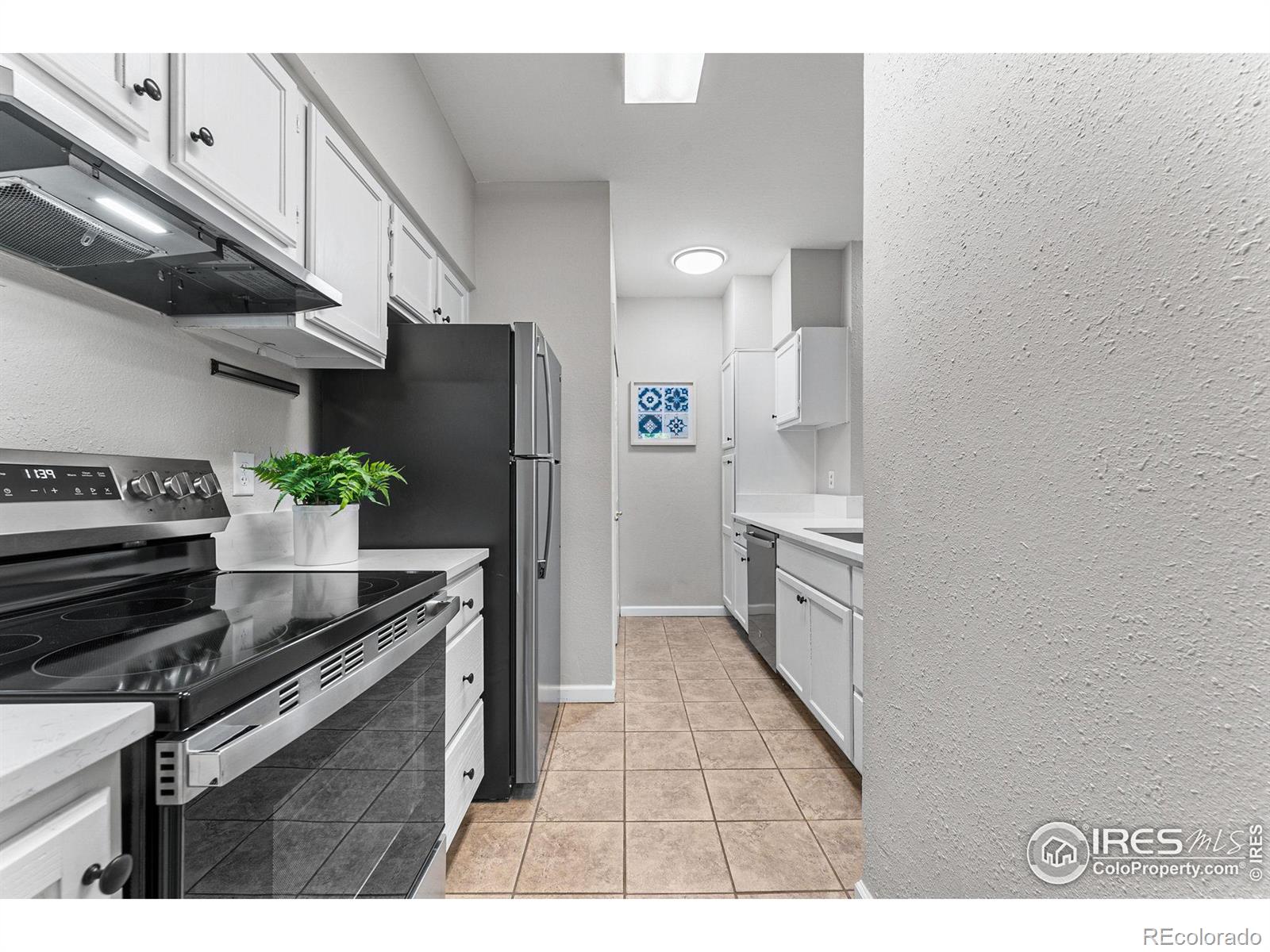 7488 Singing Hills Drive, Boulder, CO 80301, 2 Bedrooms Bedrooms, ,2 BathroomsBathrooms,Residential,For Sale,Singing Hills,RECIR1019787