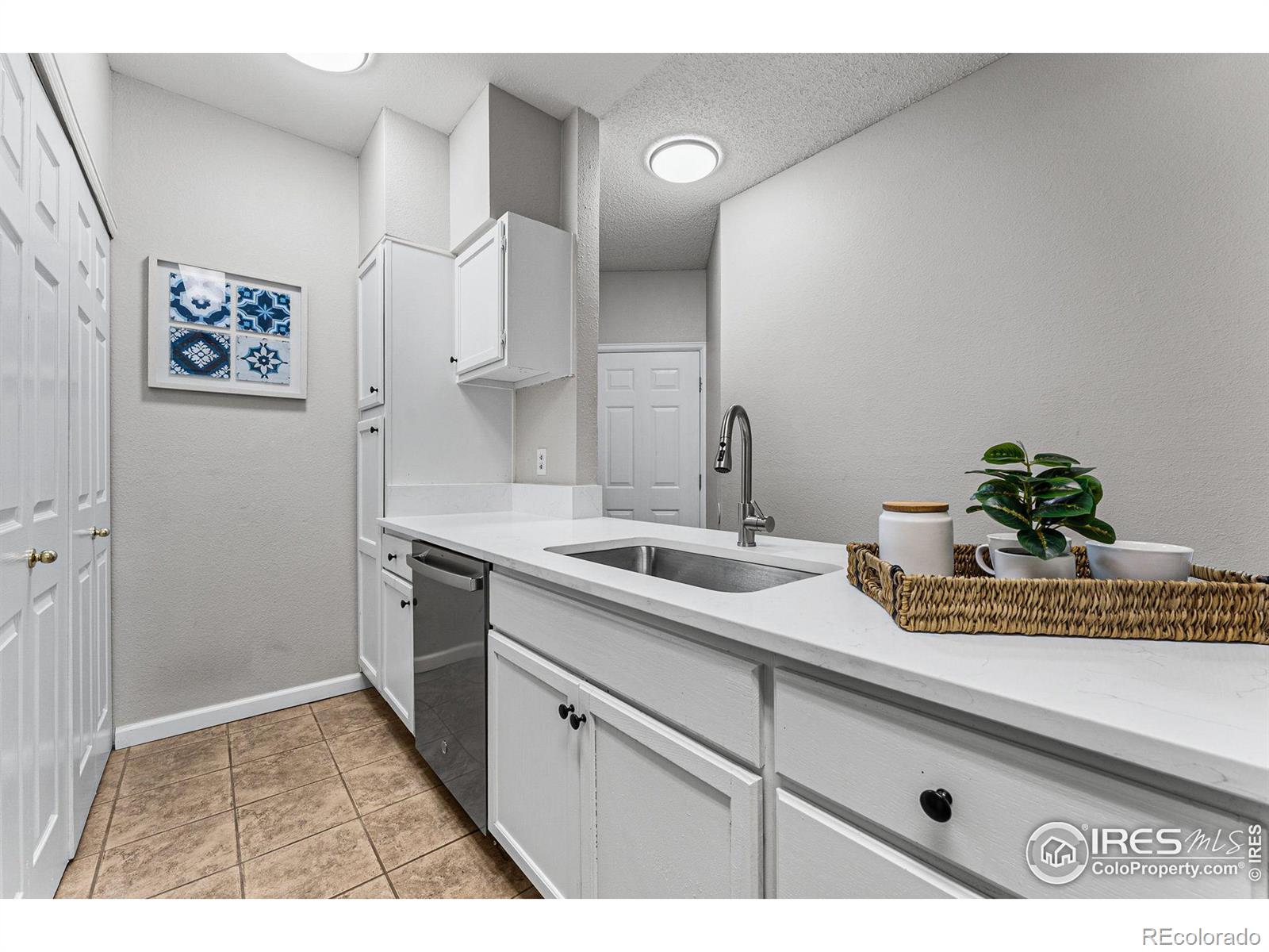 7488 Singing Hills Drive, Boulder, CO 80301, 2 Bedrooms Bedrooms, ,2 BathroomsBathrooms,Residential,For Sale,Singing Hills,RECIR1019787