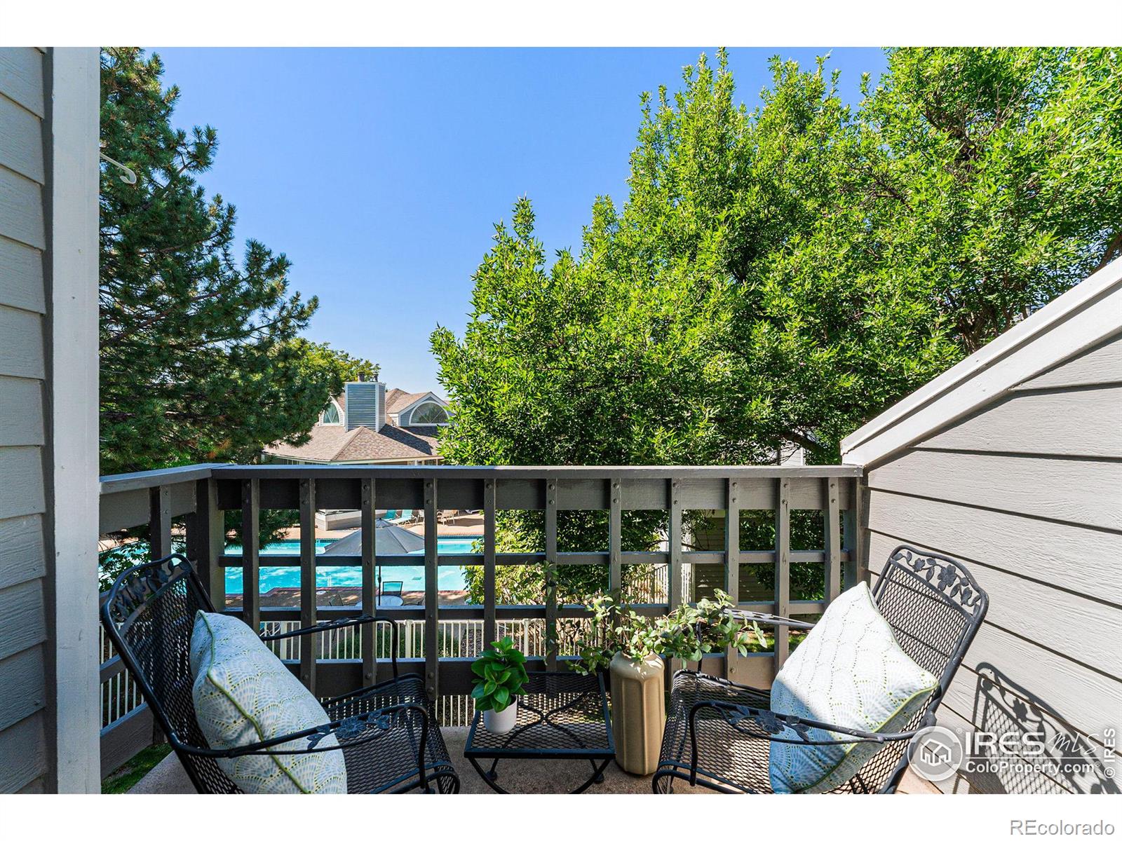 7488 Singing Hills Drive, Boulder, CO 80301, 2 Bedrooms Bedrooms, ,2 BathroomsBathrooms,Residential,For Sale,Singing Hills,RECIR1019787