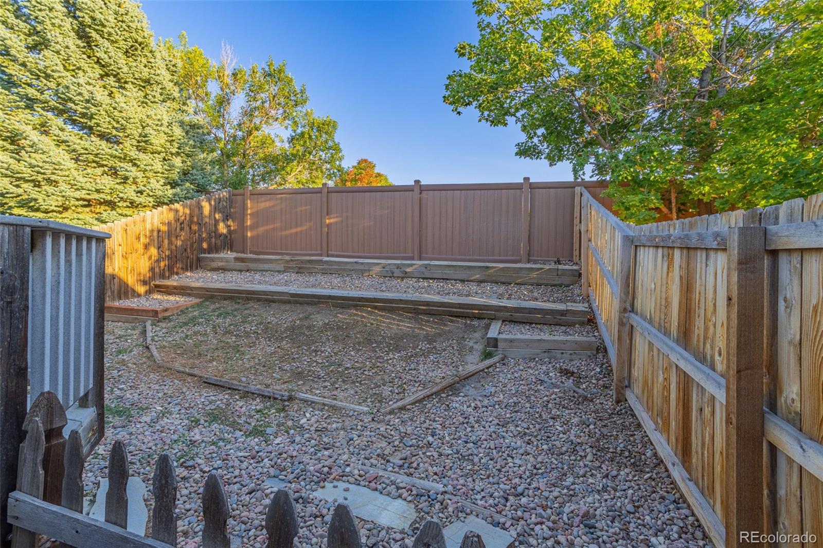 22116 E Berry Place, Aurora, CO 80015, 3 Bedrooms Bedrooms, ,3 BathroomsBathrooms,Residential,For Sale,Berry,REC3877995