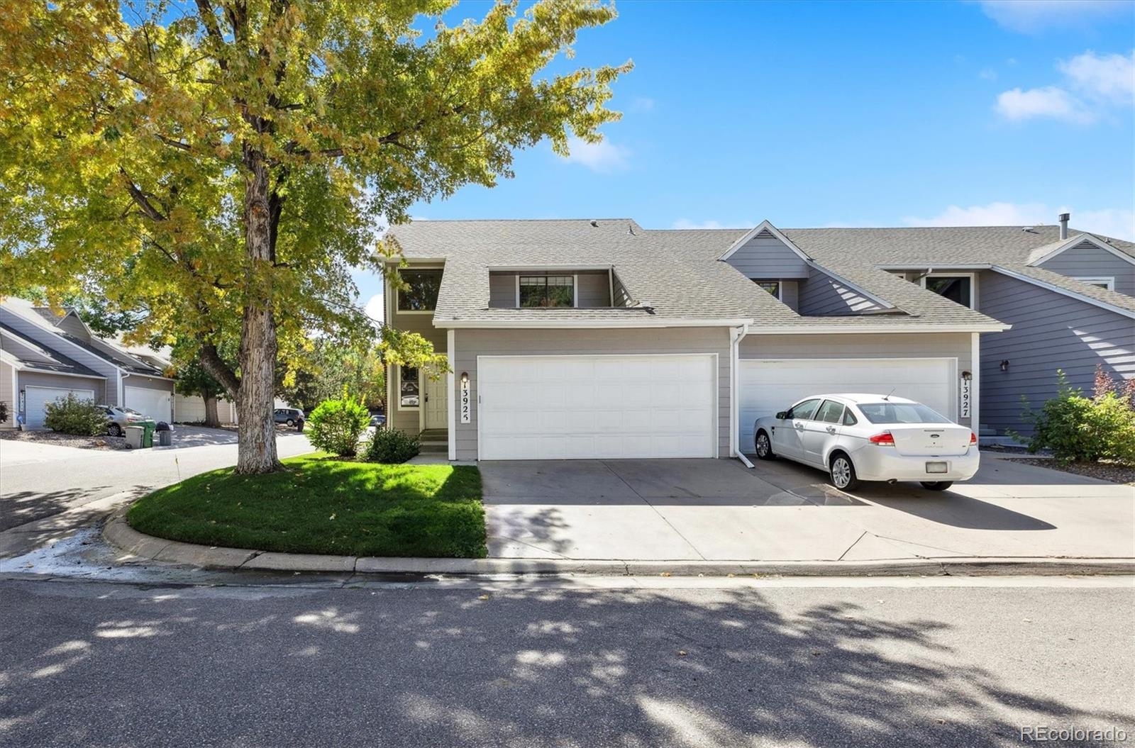 13925 Oxford Place, Aurora, CO 80014, 3 Bedrooms Bedrooms, ,3 BathroomsBathrooms,Residential,For Sale,Oxford,REC2655976