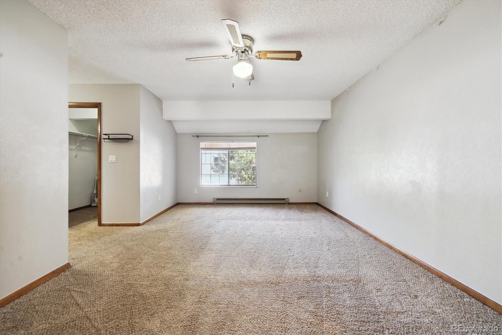 13925 Oxford Place, Aurora, CO 80014, 3 Bedrooms Bedrooms, ,3 BathroomsBathrooms,Residential,For Sale,Oxford,REC2655976