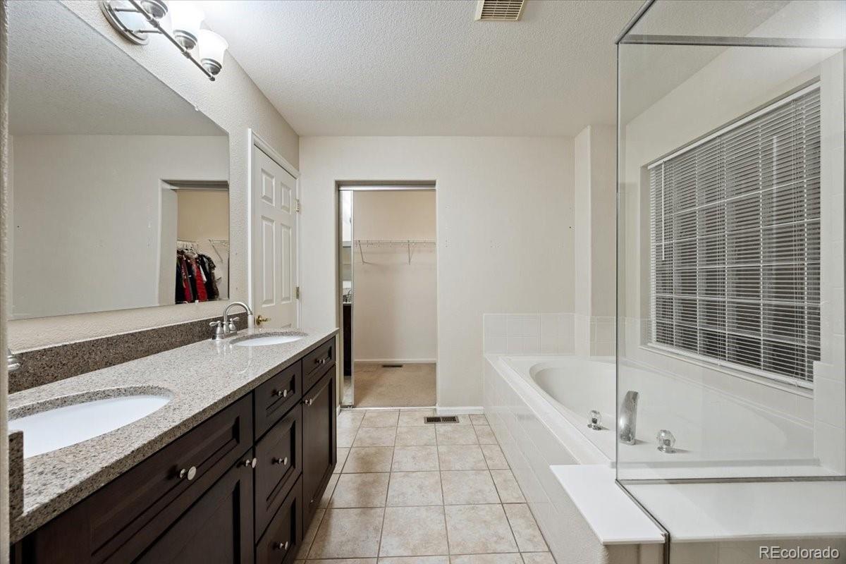 20782 Girard Drive, Aurora, CO 80013, 4 Bedrooms Bedrooms, ,4 BathroomsBathrooms,Residential,For Sale,Girard,REC7864186