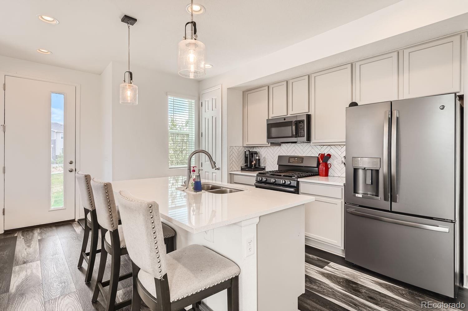 24251 41st Avenue, Aurora, CO 80019, 3 Bedrooms Bedrooms, ,3 BathroomsBathrooms,Residential,For Sale,41st,REC6963218