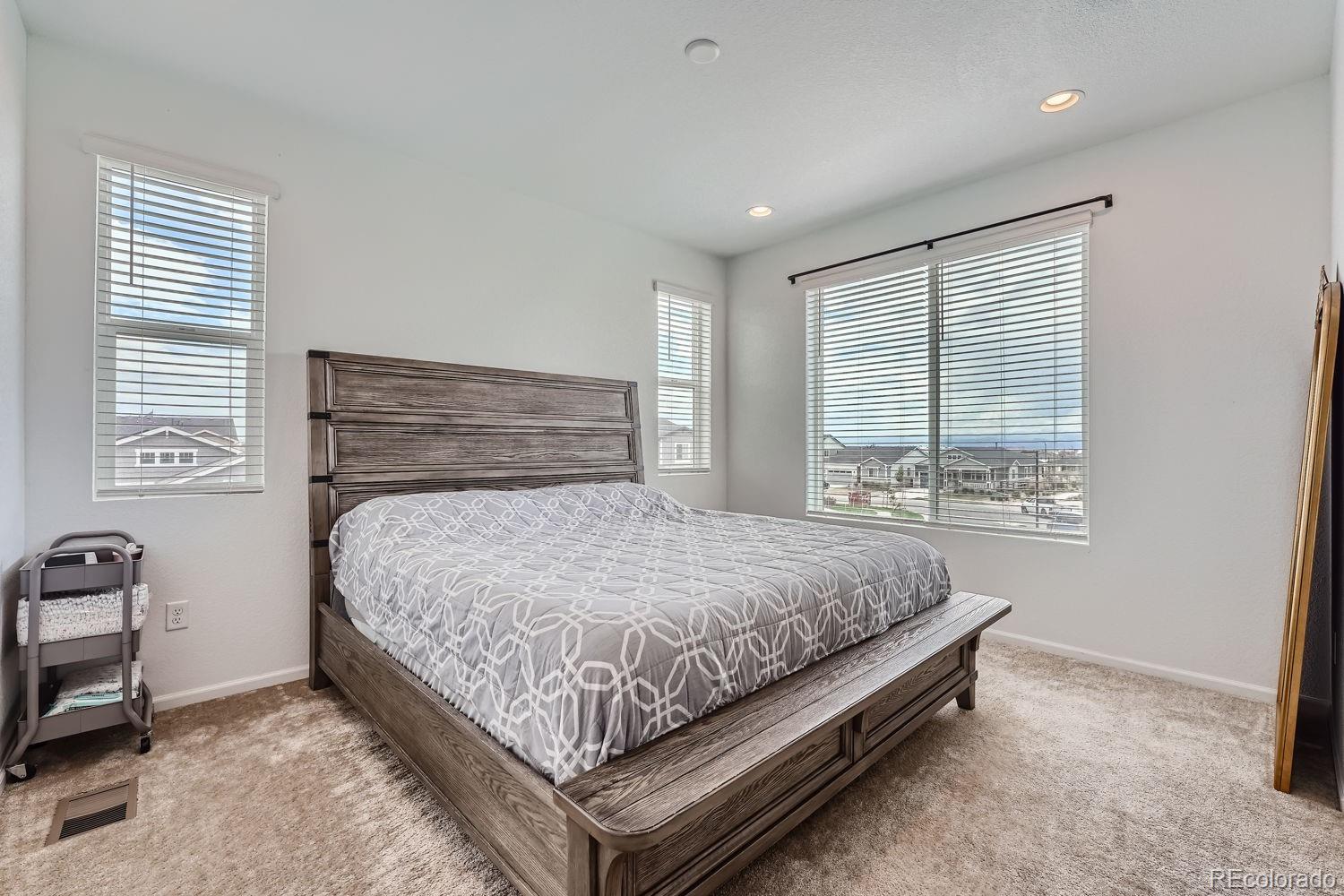 24251 41st Avenue, Aurora, CO 80019, 3 Bedrooms Bedrooms, ,3 BathroomsBathrooms,Residential,For Sale,41st,REC6963218