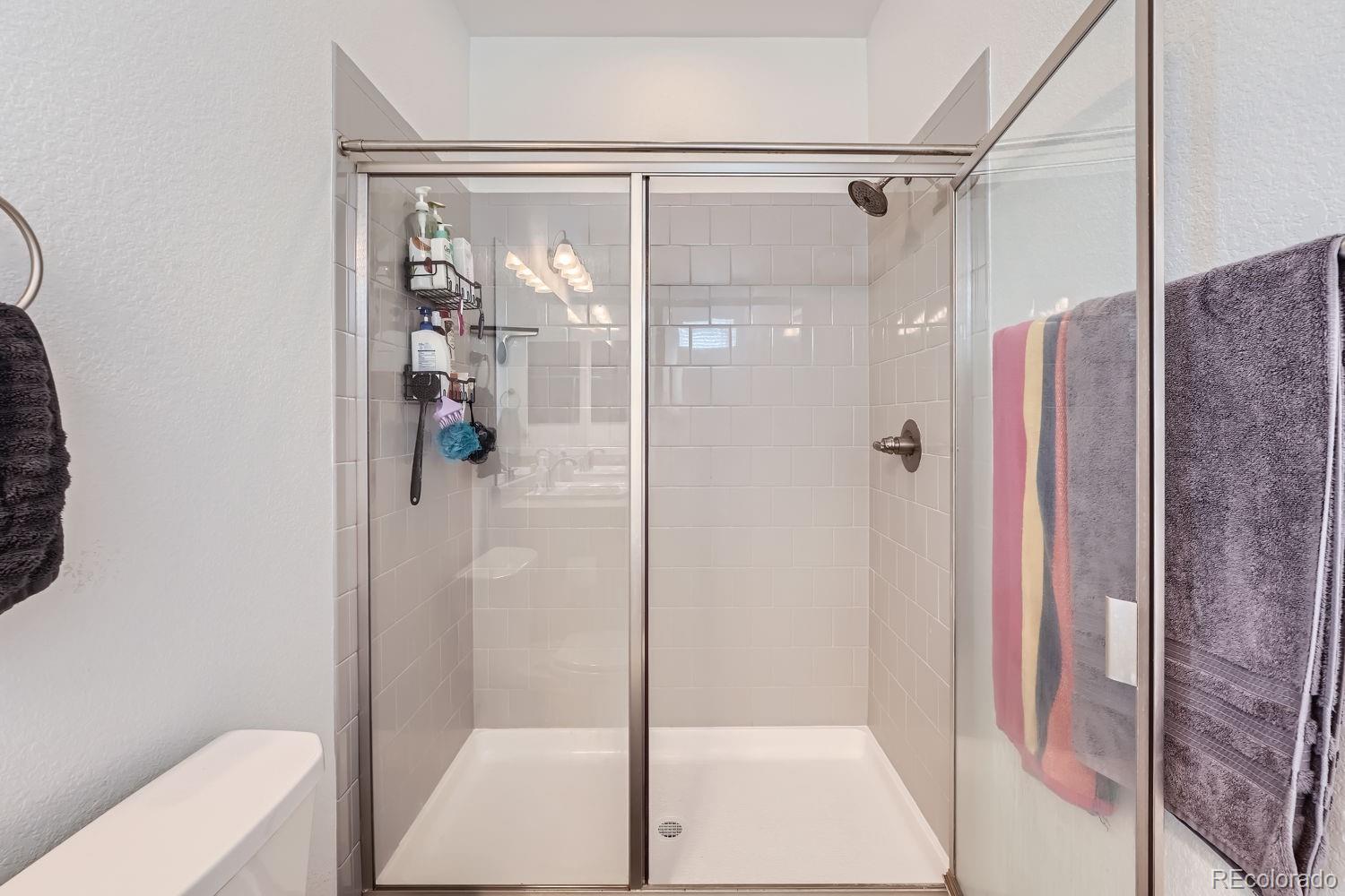 24251 41st Avenue, Aurora, CO 80019, 3 Bedrooms Bedrooms, ,3 BathroomsBathrooms,Residential,For Sale,41st,REC6963218