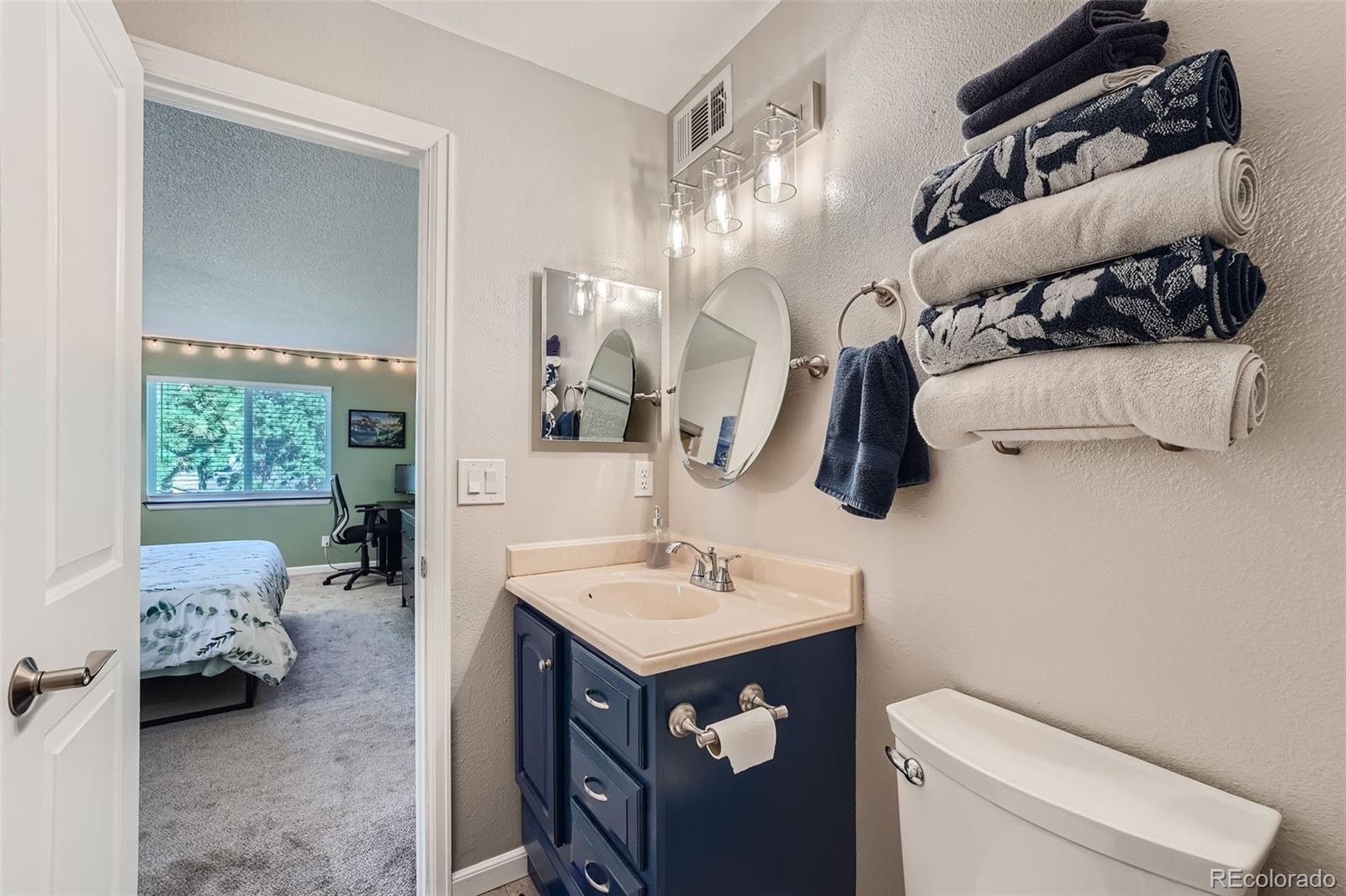 3452 Eagle Street #201, Aurora, CO 80014, 2 Bedrooms Bedrooms, ,2 BathroomsBathrooms,Residential,For Sale,Eagle,REC4593748