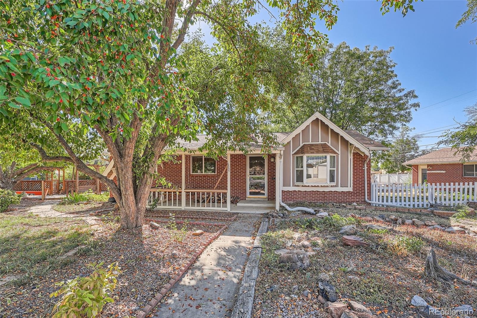 6555 Upham Street, Arvada, CO 80003, 3 Bedrooms Bedrooms, ,3 BathroomsBathrooms,Residential,For Sale,Upham,REC5854819