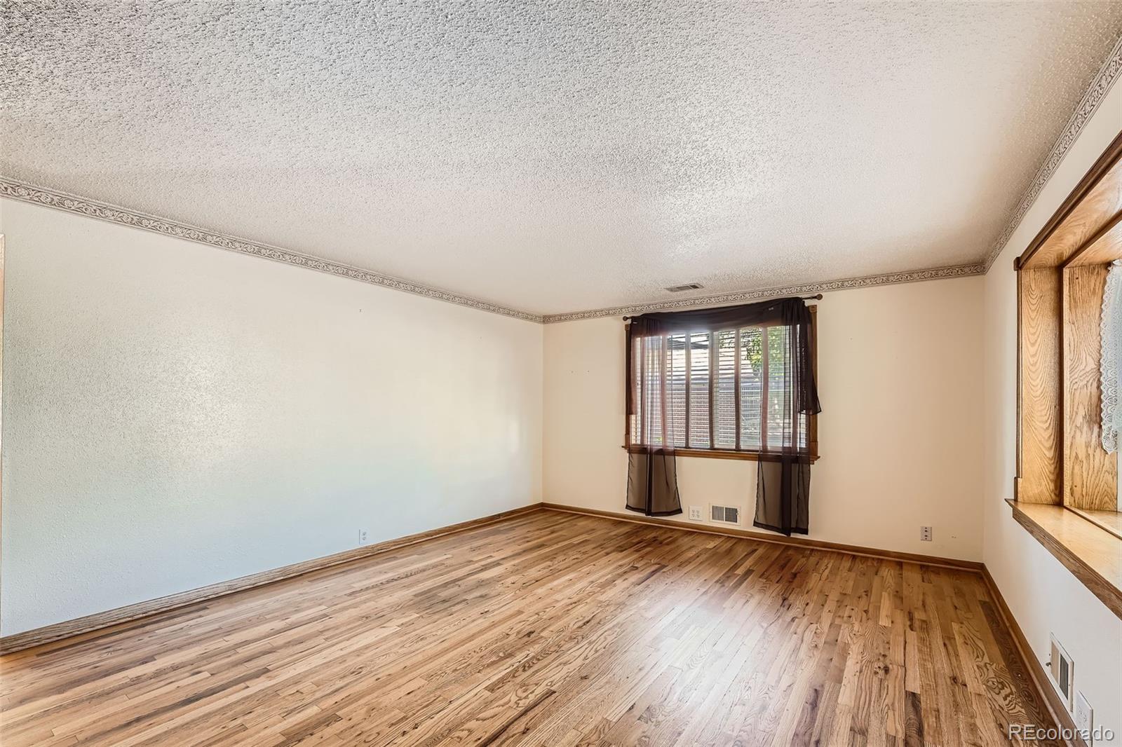 6555 Upham Street, Arvada, CO 80003, 3 Bedrooms Bedrooms, ,3 BathroomsBathrooms,Residential,For Sale,Upham,REC5854819