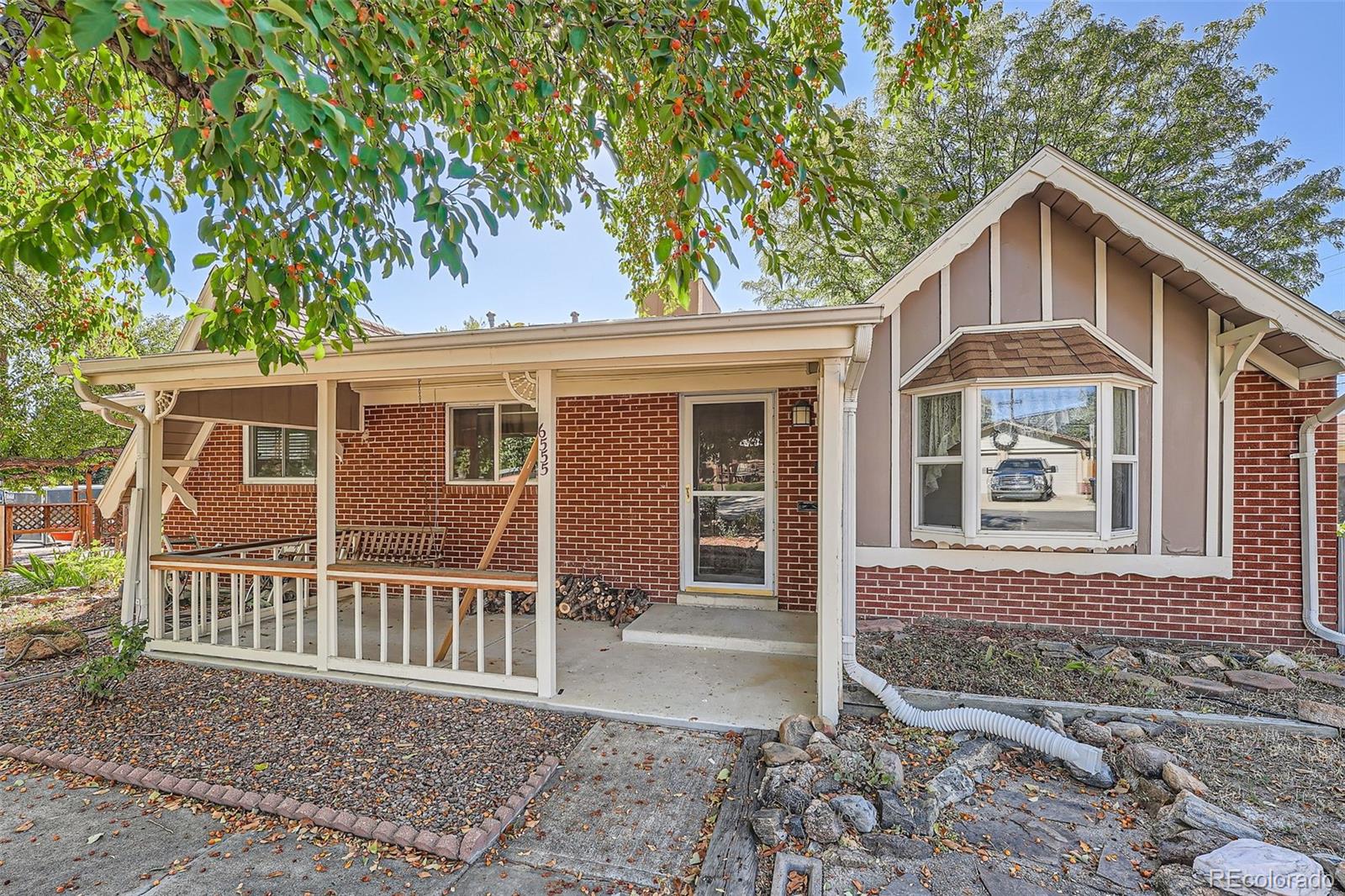 6555 Upham Street, Arvada, CO 80003, 3 Bedrooms Bedrooms, ,3 BathroomsBathrooms,Residential,For Sale,Upham,REC5854819