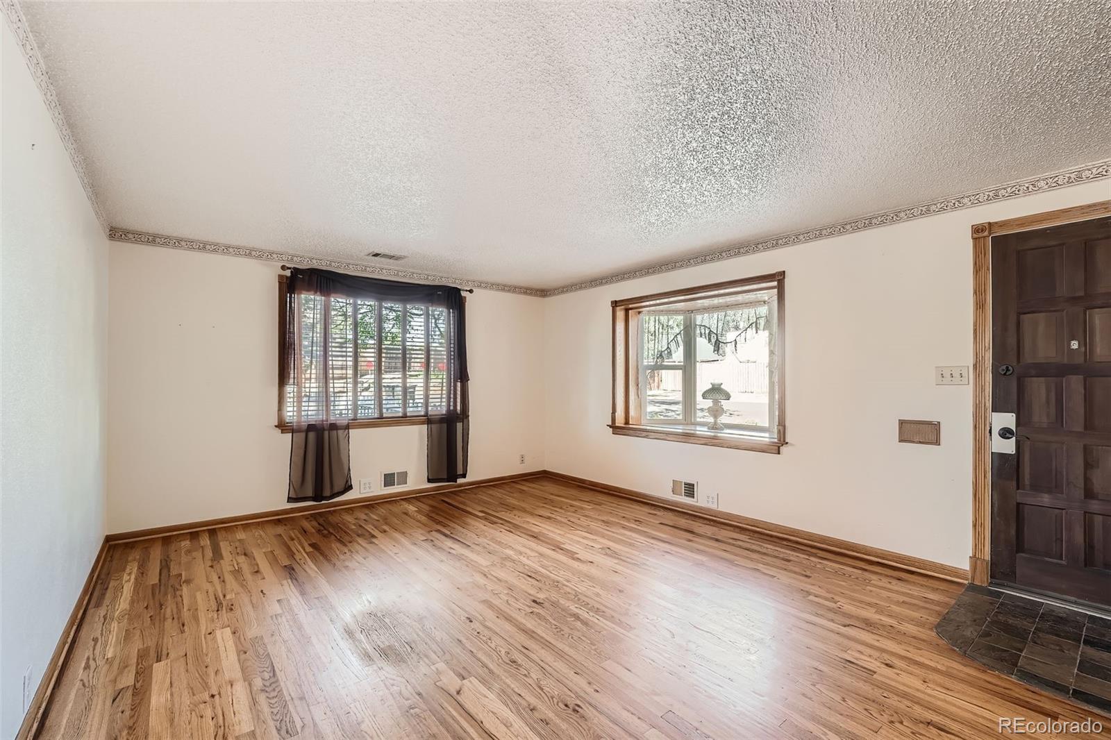 6555 Upham Street, Arvada, CO 80003, 3 Bedrooms Bedrooms, ,3 BathroomsBathrooms,Residential,For Sale,Upham,REC5854819