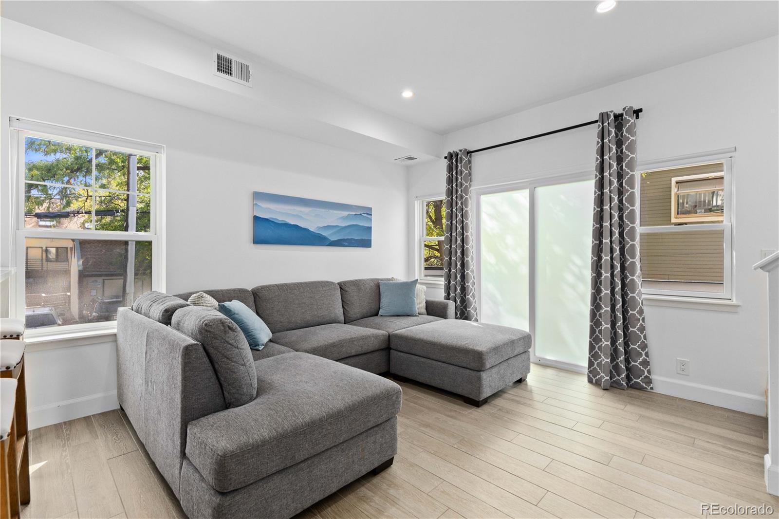 1834 Arapahoe Avenue #D, Boulder, CO 80302, 2 Bedrooms Bedrooms, ,2 BathroomsBathrooms,Residential,For Sale,Arapahoe,REC8995261