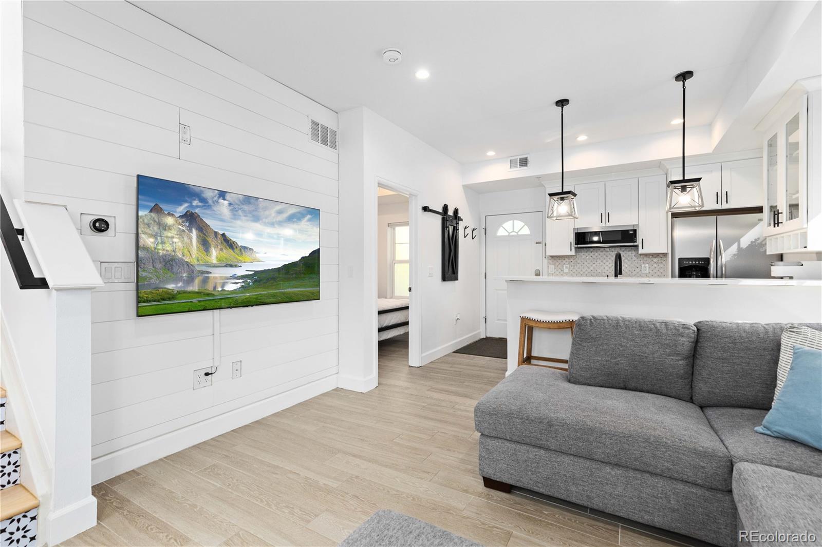 1834 Arapahoe Avenue #D, Boulder, CO 80302, 2 Bedrooms Bedrooms, ,2 BathroomsBathrooms,Residential,For Sale,Arapahoe,REC8995261