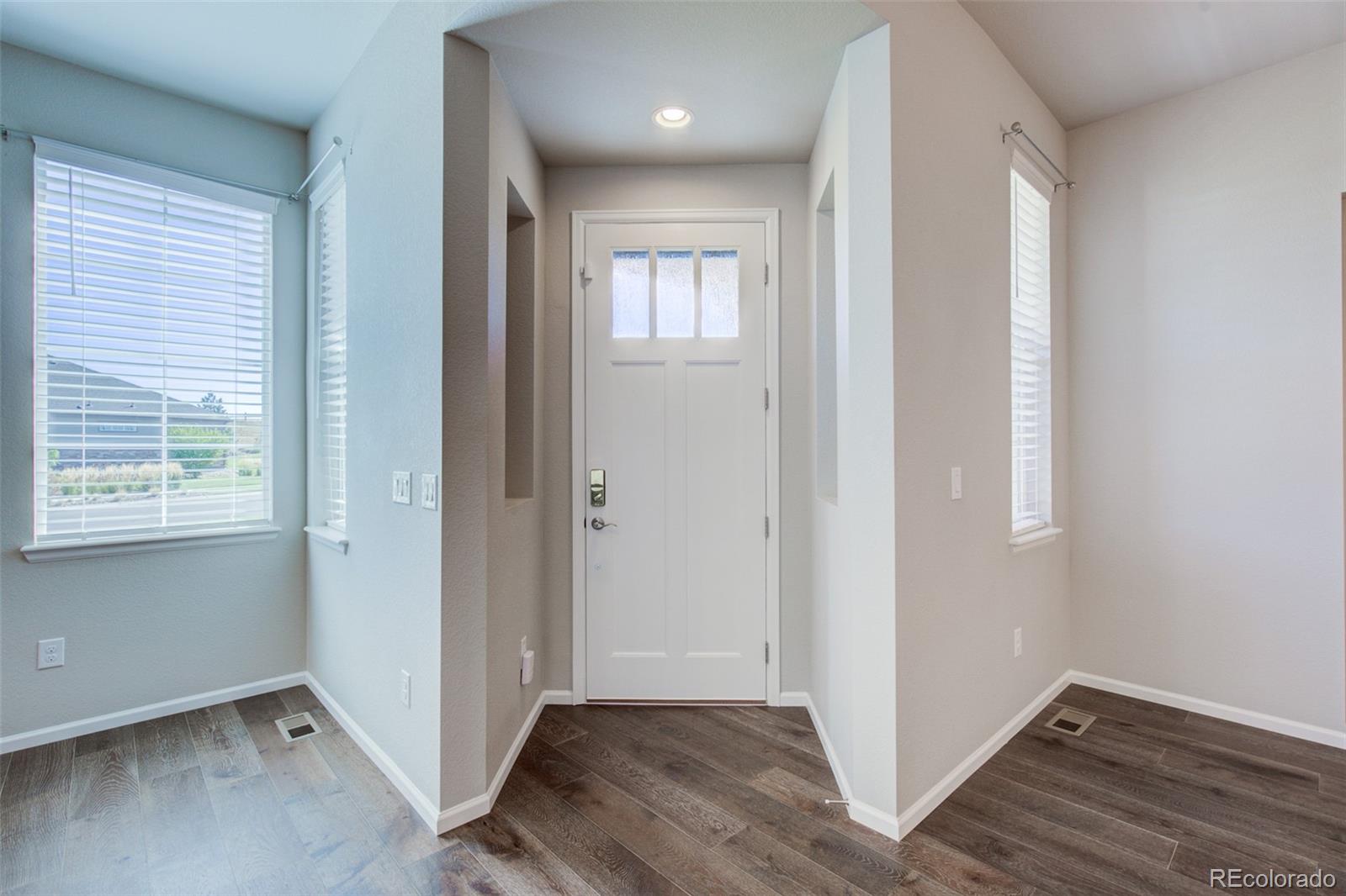 25185 Phillips Drive, Aurora, CO 80016, 2 Bedrooms Bedrooms, ,2 BathroomsBathrooms,Residential,For Sale,Phillips,REC8961740