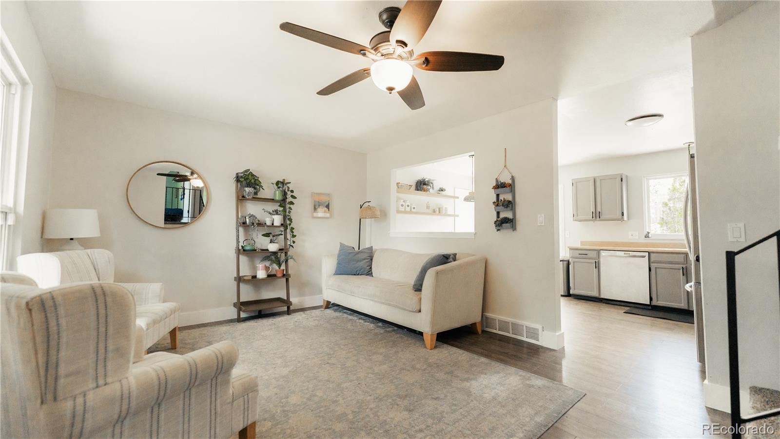 18932 Kansas Drive, Aurora, CO 80017, 3 Bedrooms Bedrooms, ,2 BathroomsBathrooms,Residential,For Sale,Kansas,REC4894860