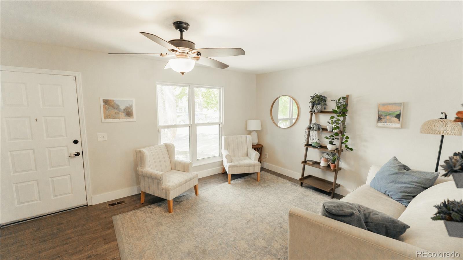 18932 Kansas Drive, Aurora, CO 80017, 3 Bedrooms Bedrooms, ,2 BathroomsBathrooms,Residential,For Sale,Kansas,REC4894860