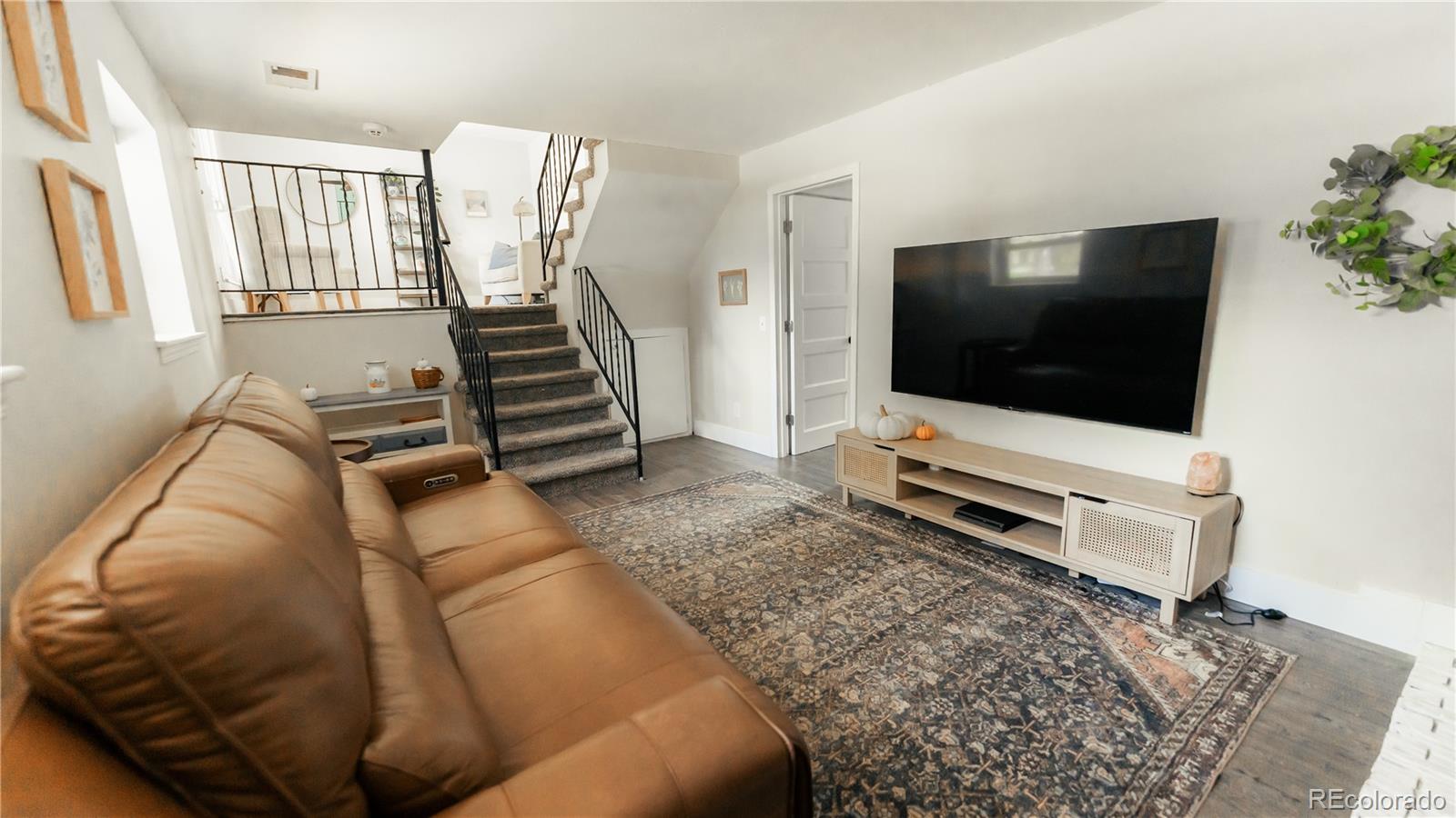 18932 Kansas Drive, Aurora, CO 80017, 3 Bedrooms Bedrooms, ,2 BathroomsBathrooms,Residential,For Sale,Kansas,REC4894860