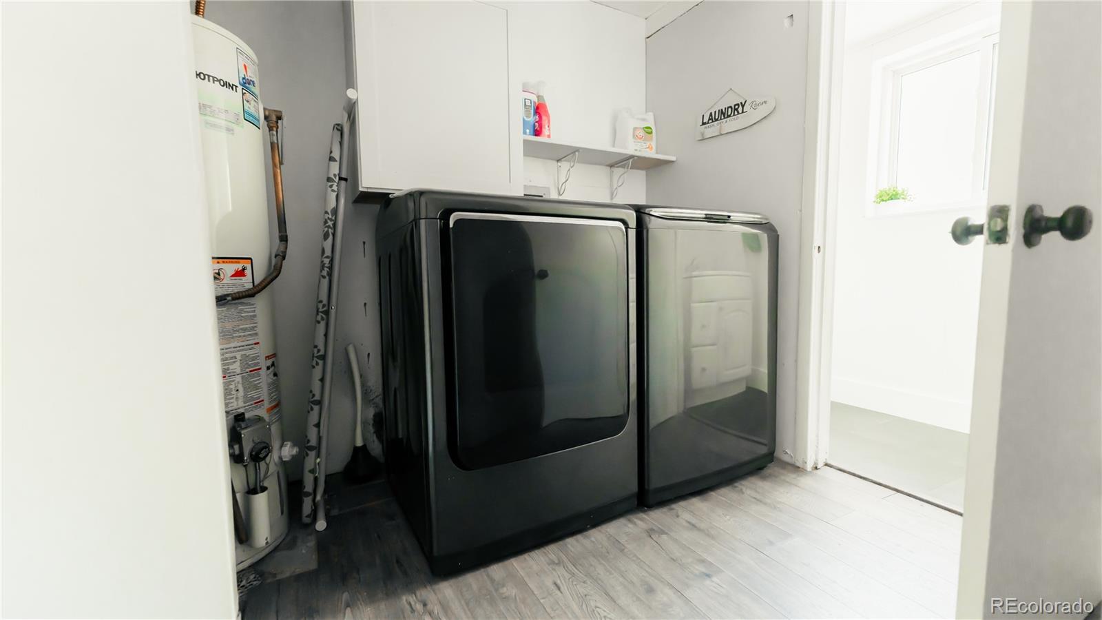 18932 Kansas Drive, Aurora, CO 80017, 3 Bedrooms Bedrooms, ,2 BathroomsBathrooms,Residential,For Sale,Kansas,REC4894860