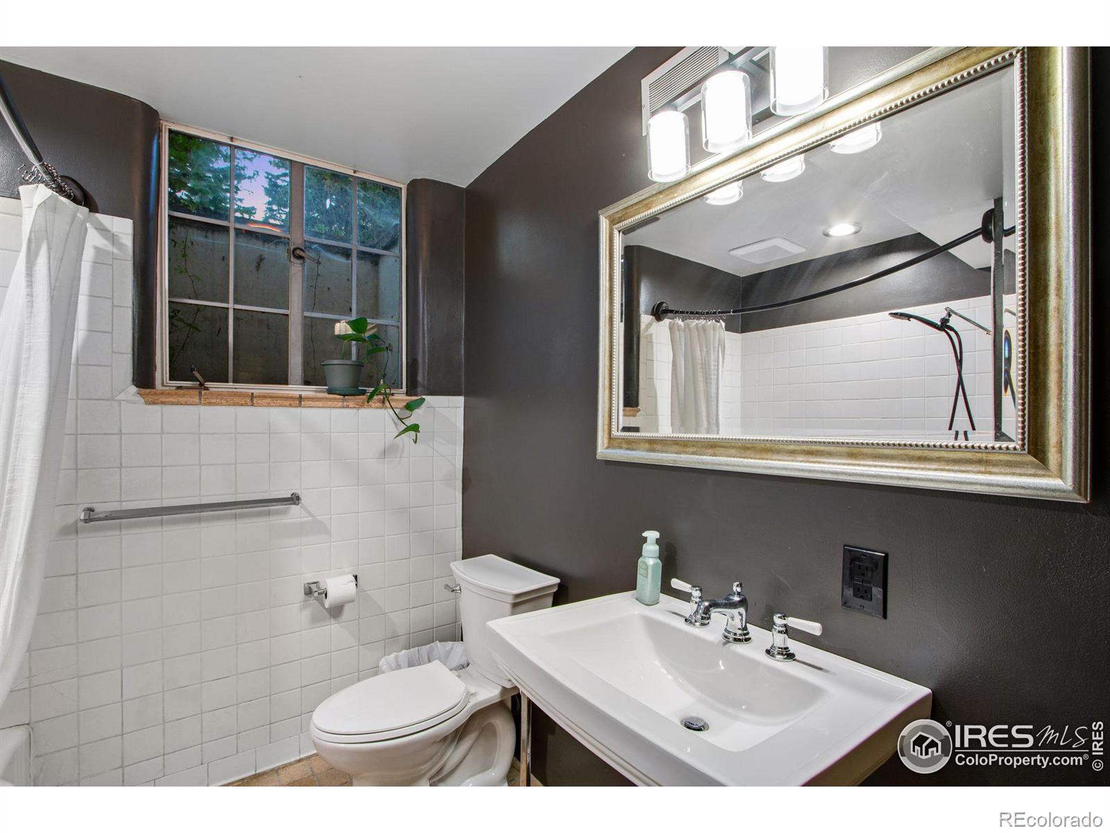 1800 23rd Avenue, Greeley, CO 80634, 5 Bedrooms Bedrooms, ,3 BathroomsBathrooms,Residential,For Sale,23rd,RECIR1019821