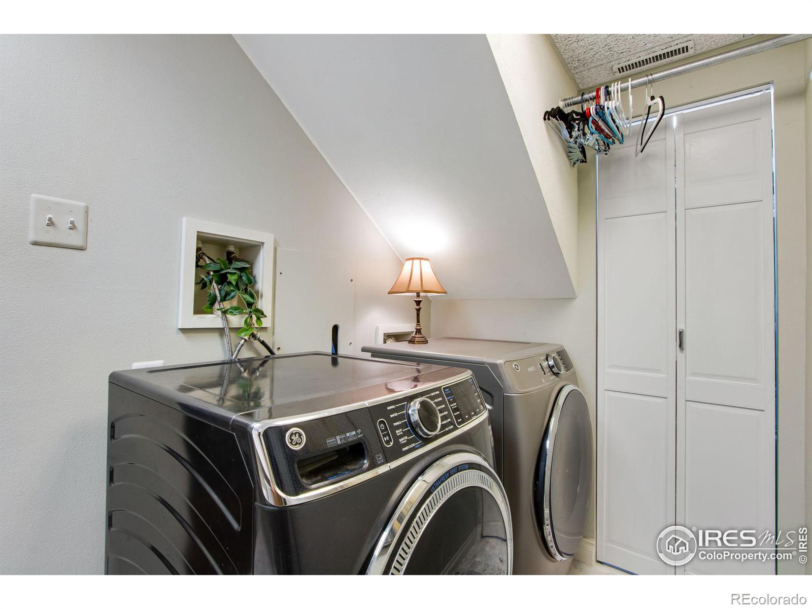 1800 23rd Avenue, Greeley, CO 80634, 5 Bedrooms Bedrooms, ,3 BathroomsBathrooms,Residential,For Sale,23rd,RECIR1019821