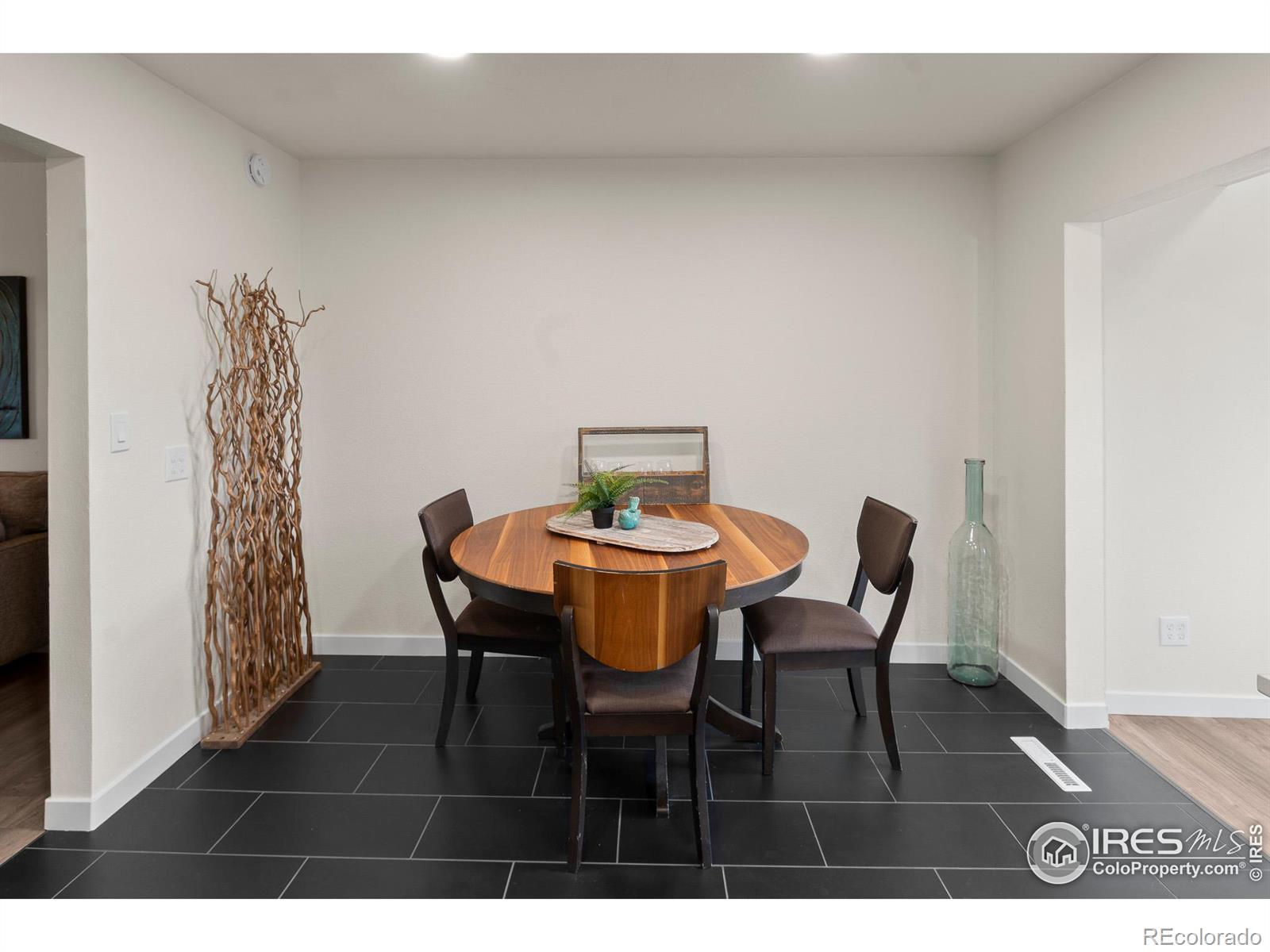 4 Pratt Place, Longmont, CO 80501, 4 Bedrooms Bedrooms, ,2 BathroomsBathrooms,Residential,For Sale,Pratt,RECIR1021072