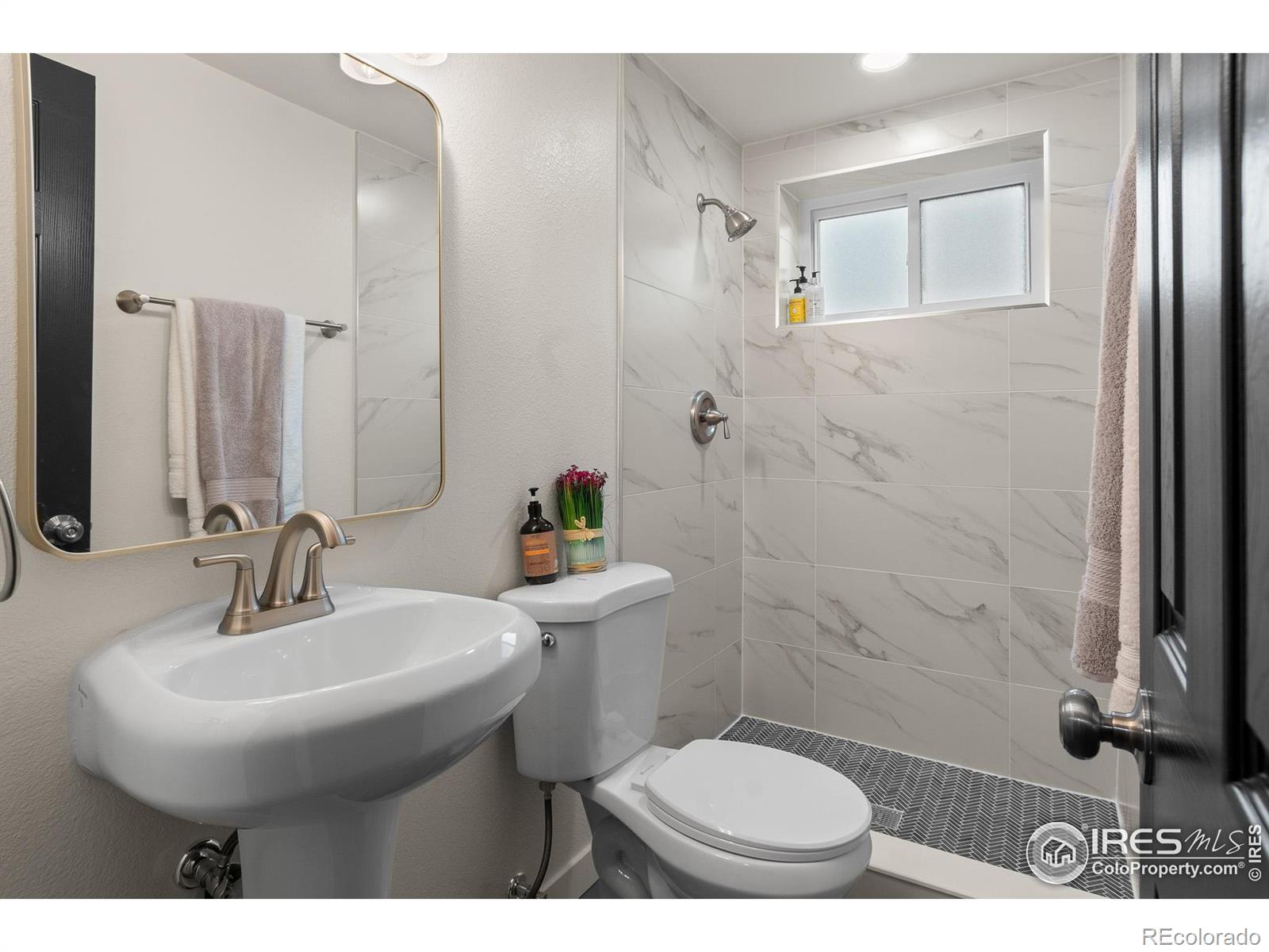 4 Pratt Place, Longmont, CO 80501, 4 Bedrooms Bedrooms, ,2 BathroomsBathrooms,Residential,For Sale,Pratt,RECIR1021072