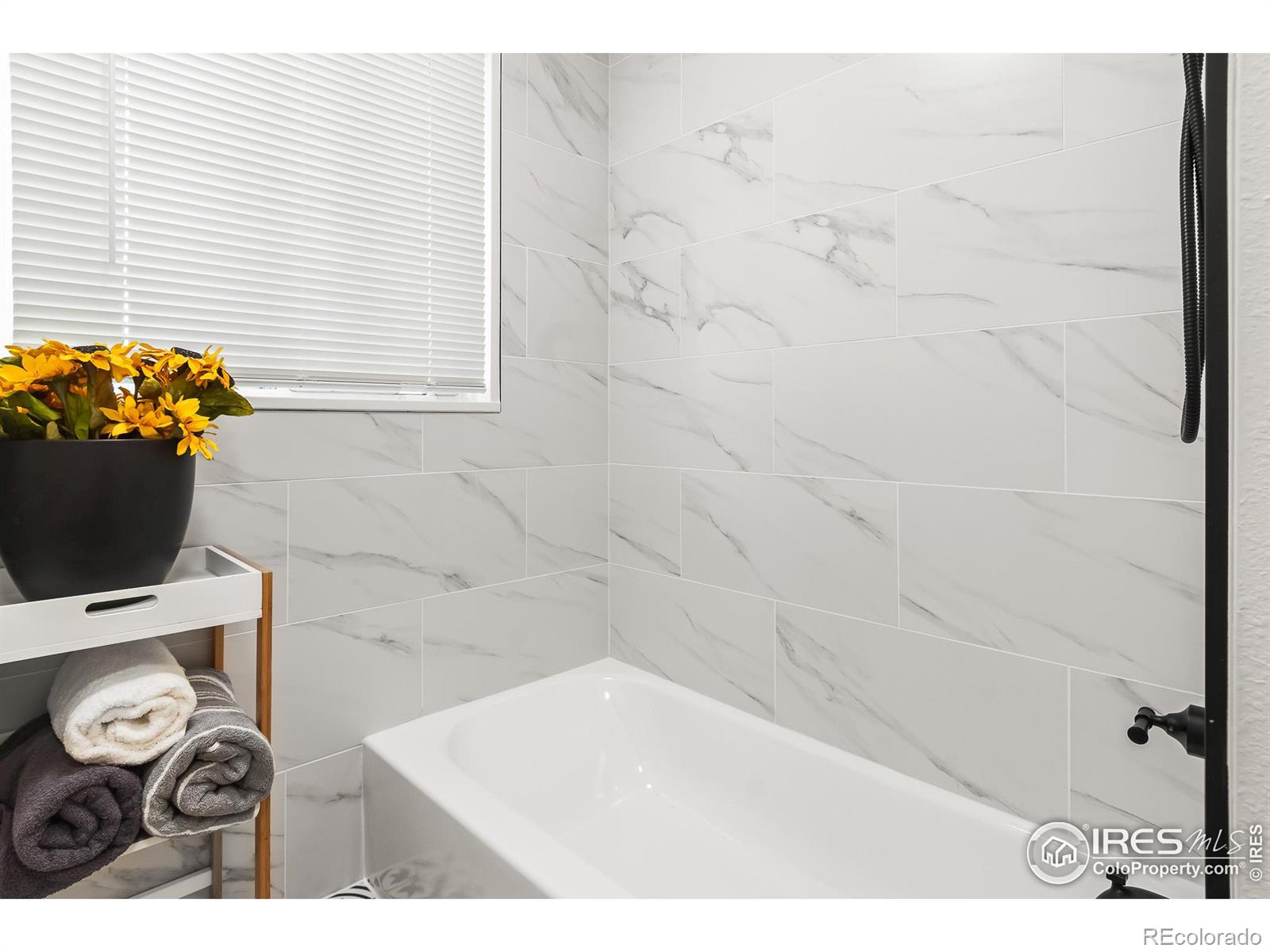 821 Sunset Street, Longmont, CO 80501, 4 Bedrooms Bedrooms, ,2 BathroomsBathrooms,Residential,For Sale,Sunset,RECIR1021073