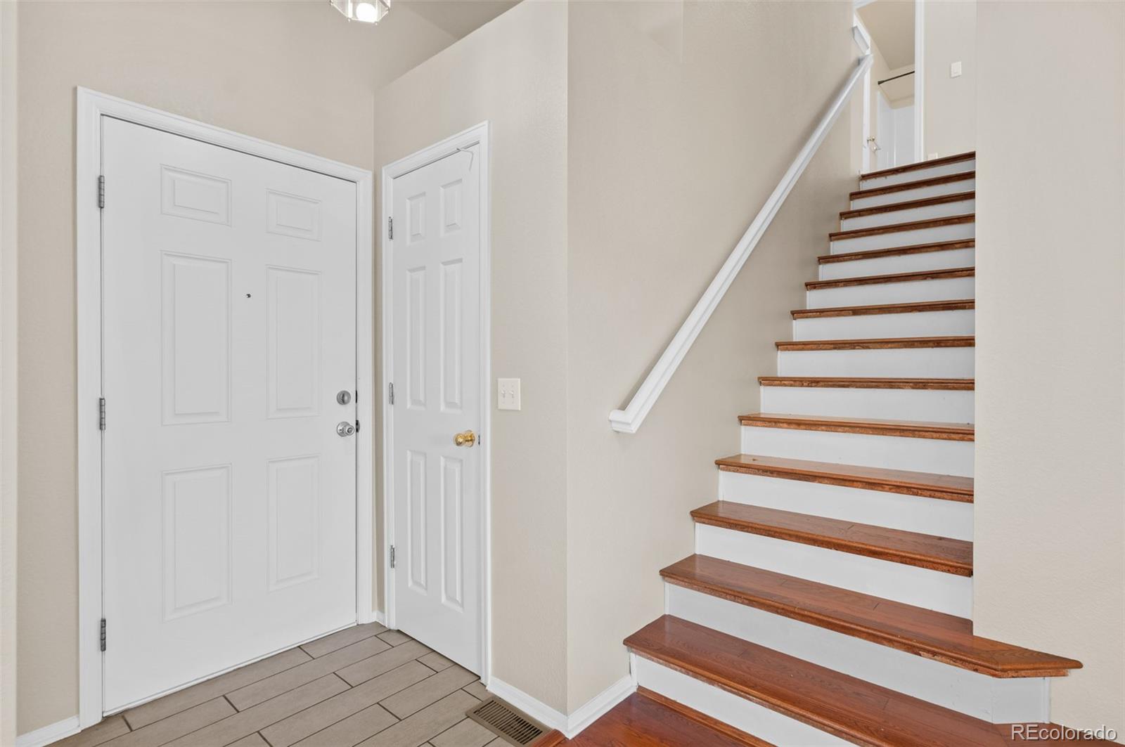 4244 Shawnee Court, Aurora, CO 80018, 4 Bedrooms Bedrooms, ,4 BathroomsBathrooms,Residential,For Sale,Shawnee,REC5522501