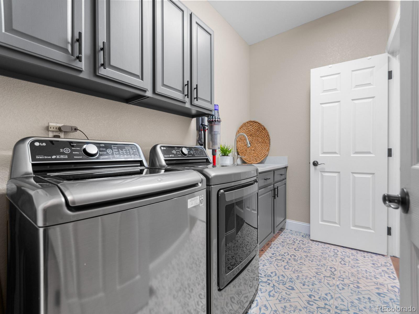 17973 77th Lane, Arvada, CO 80007, 3 Bedrooms Bedrooms, ,3 BathroomsBathrooms,Residential,For Sale,77th,REC6454362