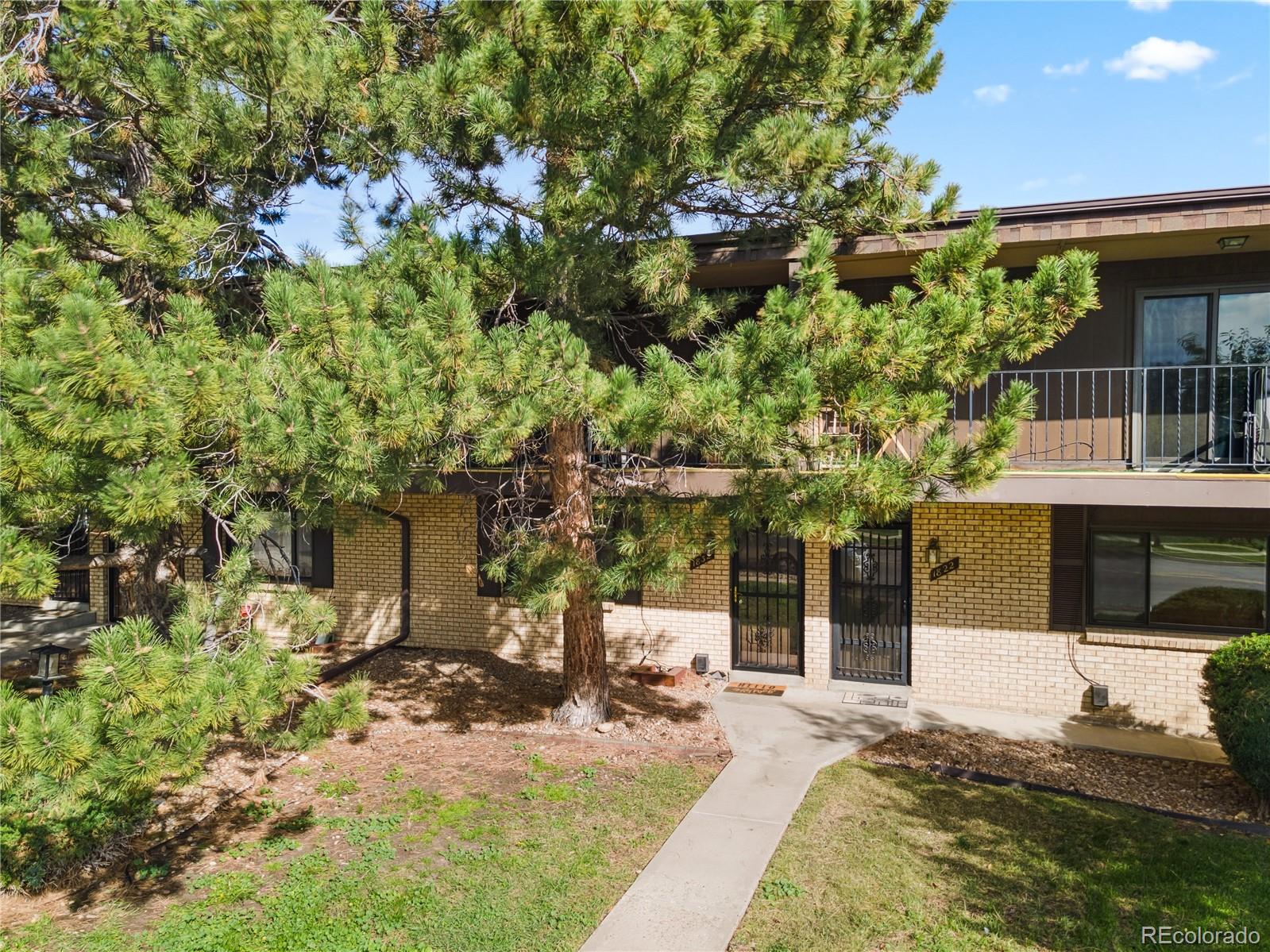 1832 Robb Street, Lakewood, CO 80215, 2 Bedrooms Bedrooms, ,3 BathroomsBathrooms,Residential,For Sale,Robb,REC8905689