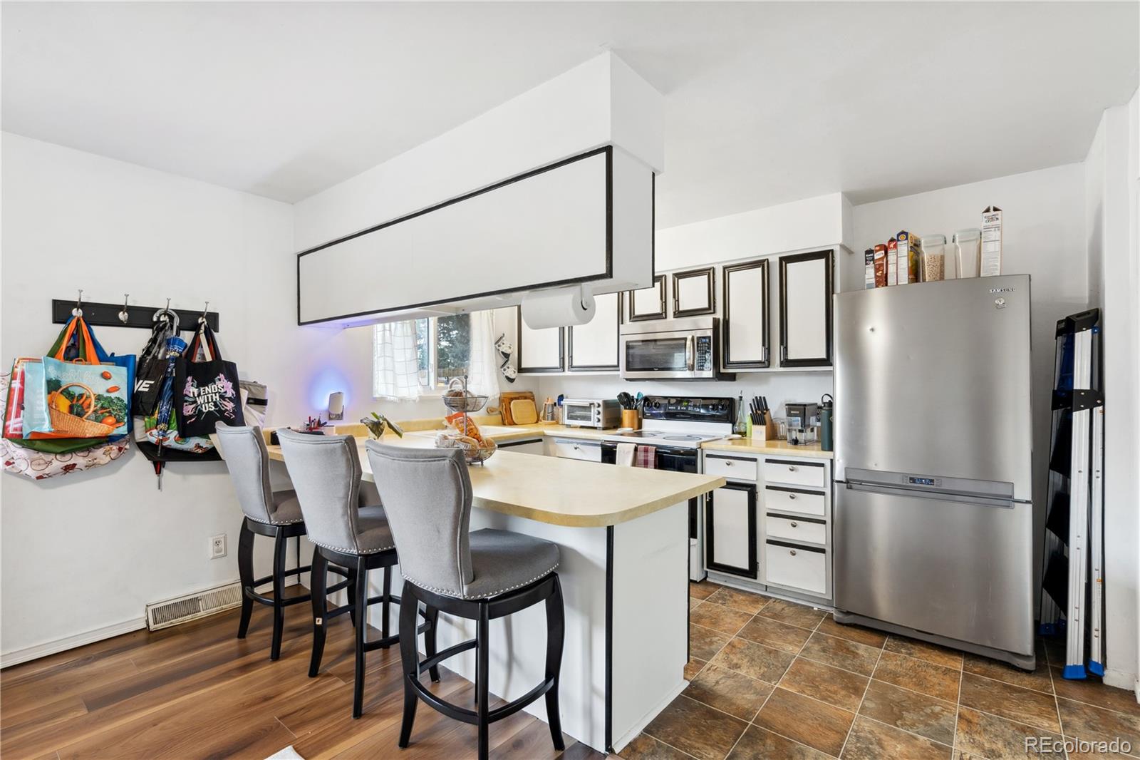 1832 Robb Street, Lakewood, CO 80215, 2 Bedrooms Bedrooms, ,3 BathroomsBathrooms,Residential,For Sale,Robb,REC8905689