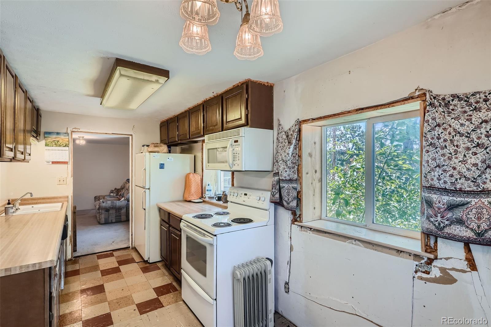 801 Panorama Drive, Golden, CO 80401, 3 Bedrooms Bedrooms, ,2 BathroomsBathrooms,Residential,For Sale,Panorama,REC7738190
