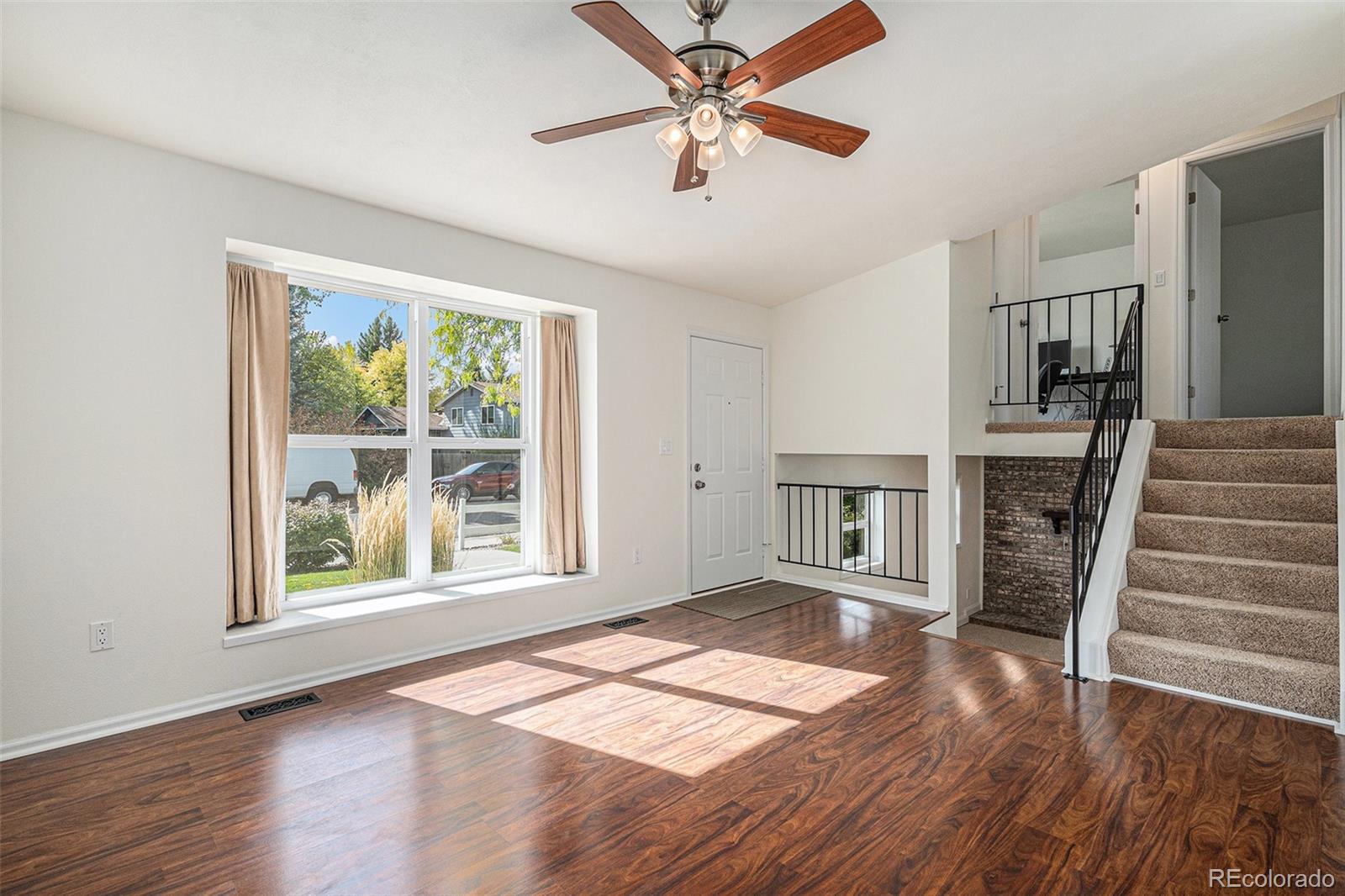 8879 Friend Avenue, Littleton, CO 80128, 3 Bedrooms Bedrooms, ,2 BathroomsBathrooms,Residential,For Sale,Friend,REC4810122