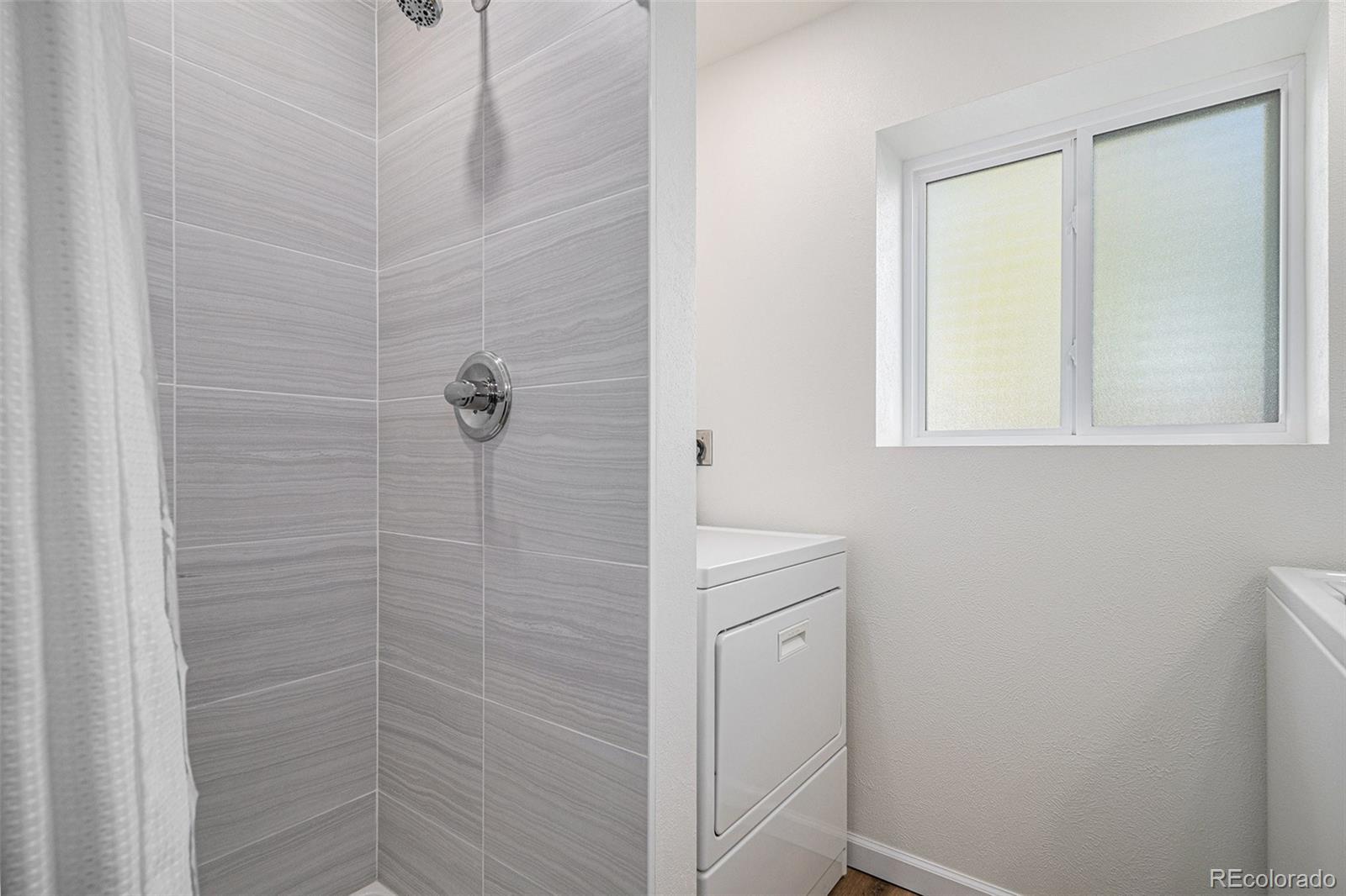 8879 Friend Avenue, Littleton, CO 80128, 3 Bedrooms Bedrooms, ,2 BathroomsBathrooms,Residential,For Sale,Friend,REC4810122