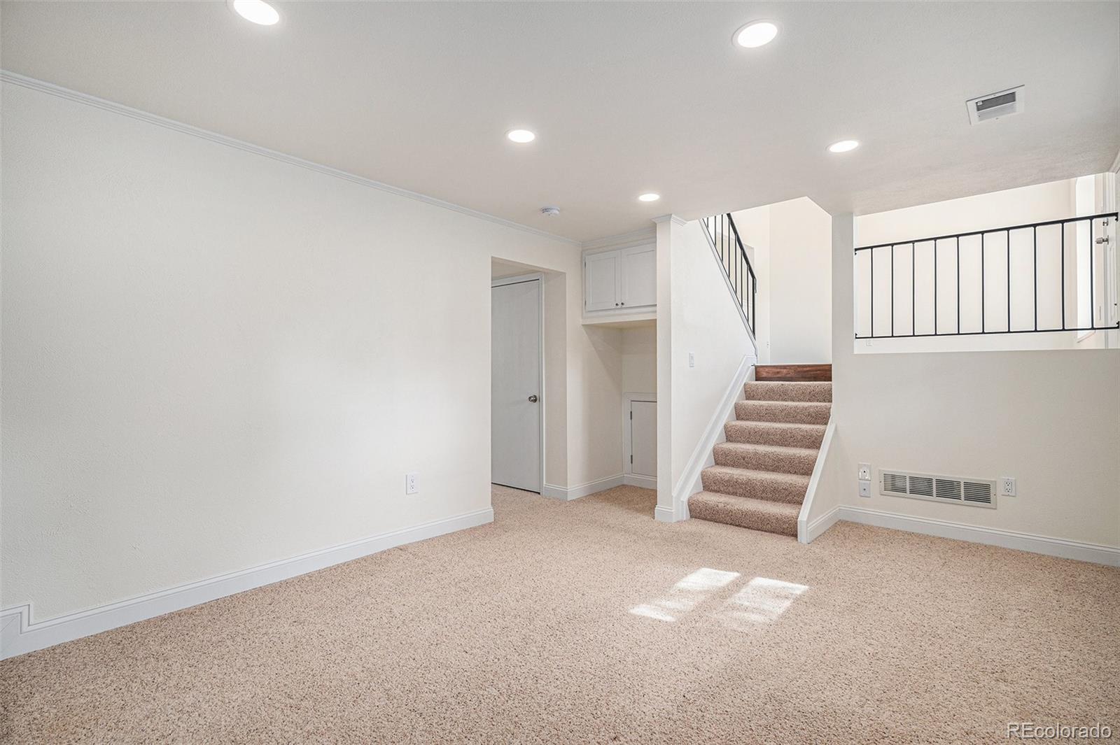 8879 Friend Avenue, Littleton, CO 80128, 3 Bedrooms Bedrooms, ,2 BathroomsBathrooms,Residential,For Sale,Friend,REC4810122