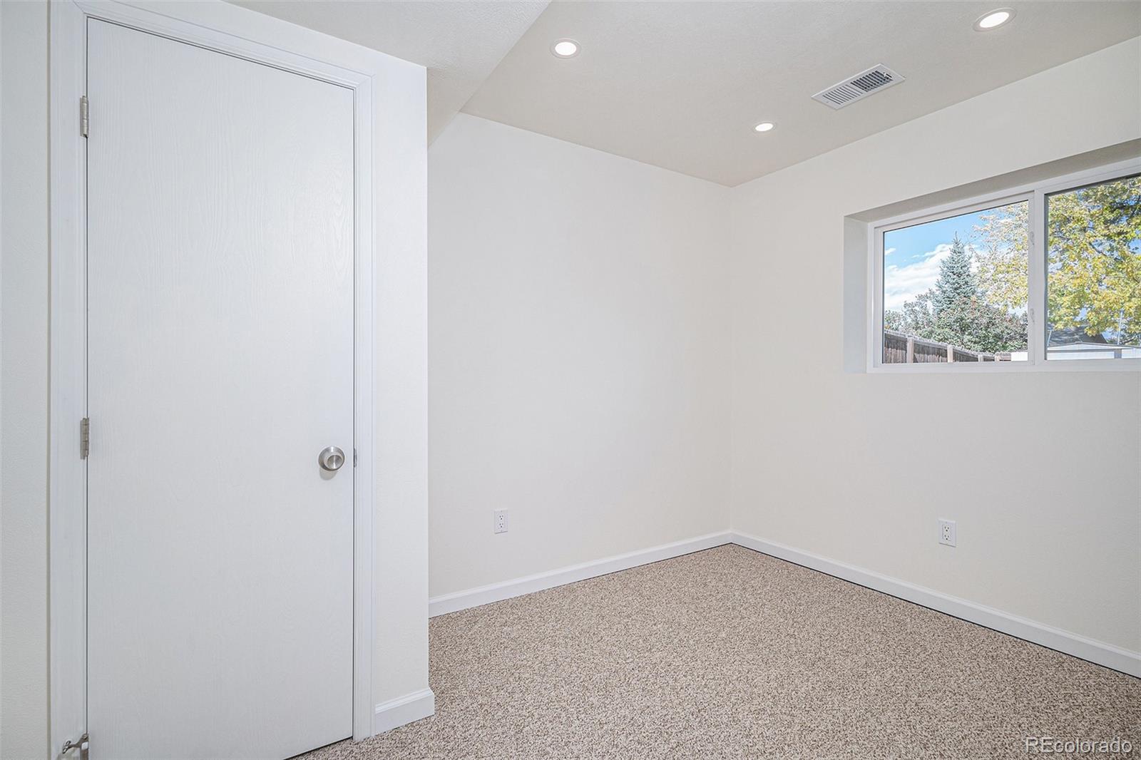 8879 Friend Avenue, Littleton, CO 80128, 3 Bedrooms Bedrooms, ,2 BathroomsBathrooms,Residential,For Sale,Friend,REC4810122