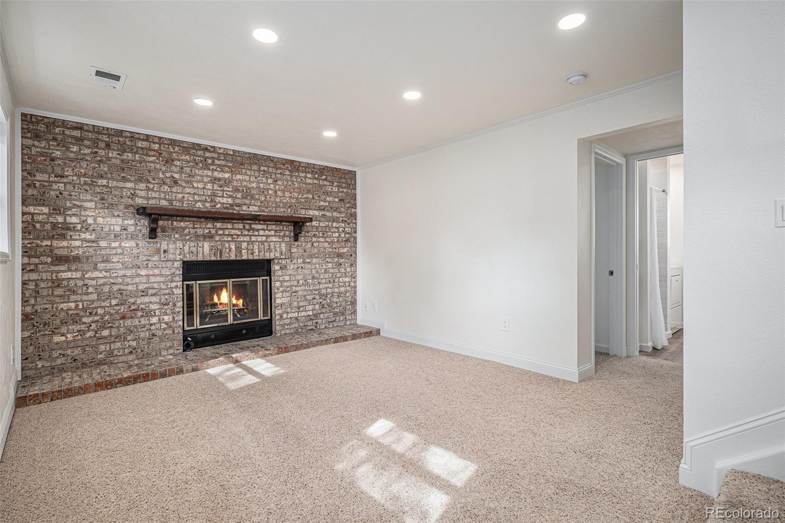 8879 Friend Avenue, Littleton, CO 80128, 3 Bedrooms Bedrooms, ,2 BathroomsBathrooms,Residential,For Sale,Friend,REC4810122