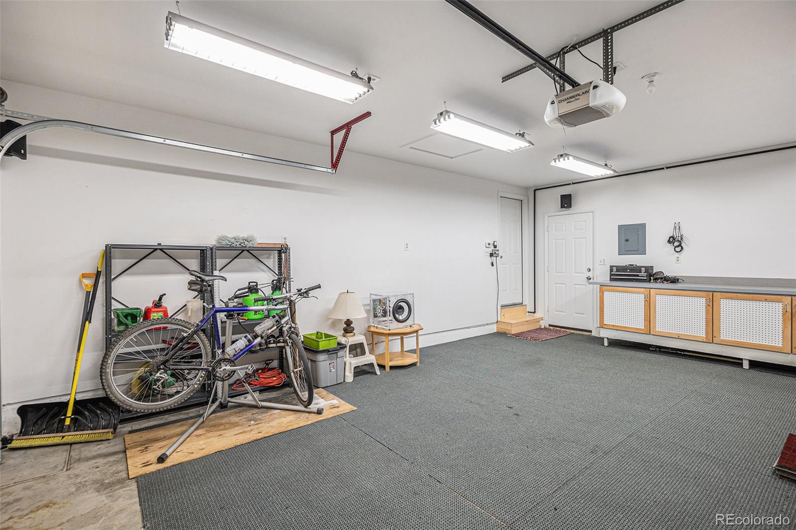 8879 Friend Avenue, Littleton, CO 80128, 3 Bedrooms Bedrooms, ,2 BathroomsBathrooms,Residential,For Sale,Friend,REC4810122