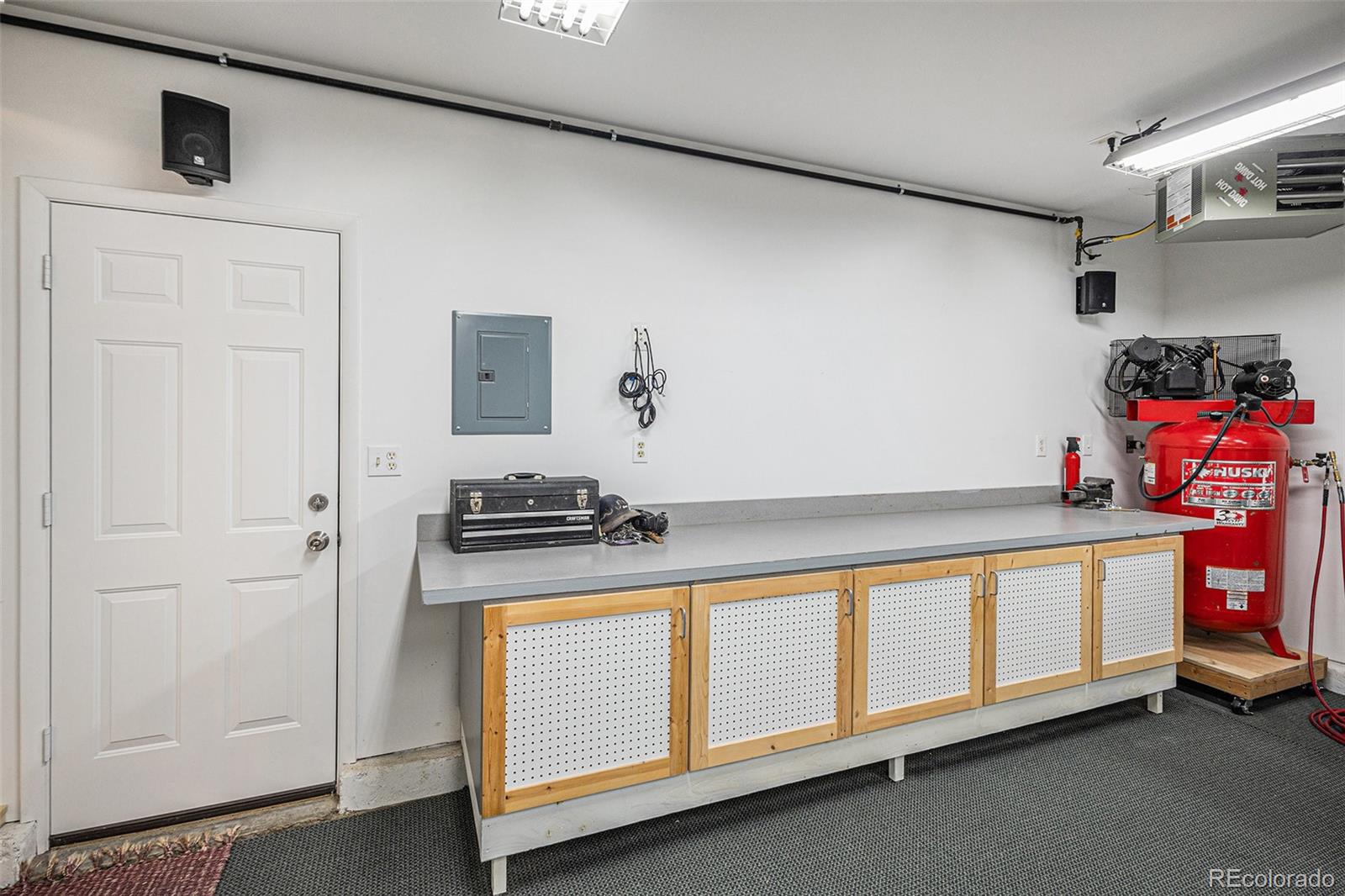 8879 Friend Avenue, Littleton, CO 80128, 3 Bedrooms Bedrooms, ,2 BathroomsBathrooms,Residential,For Sale,Friend,REC4810122