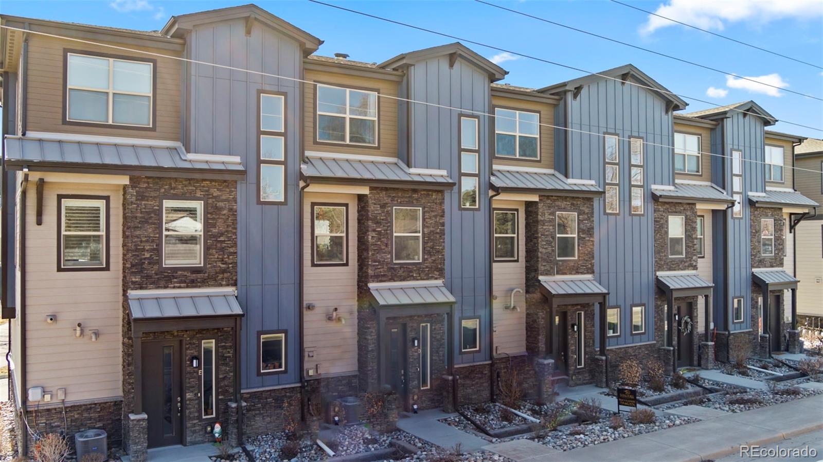 1025 S GILBERT Street #C, Castle Rock, CO 80104, 2 Bedrooms Bedrooms, ,3 BathroomsBathrooms,Residential,For Sale,GILBERT,REC4552404