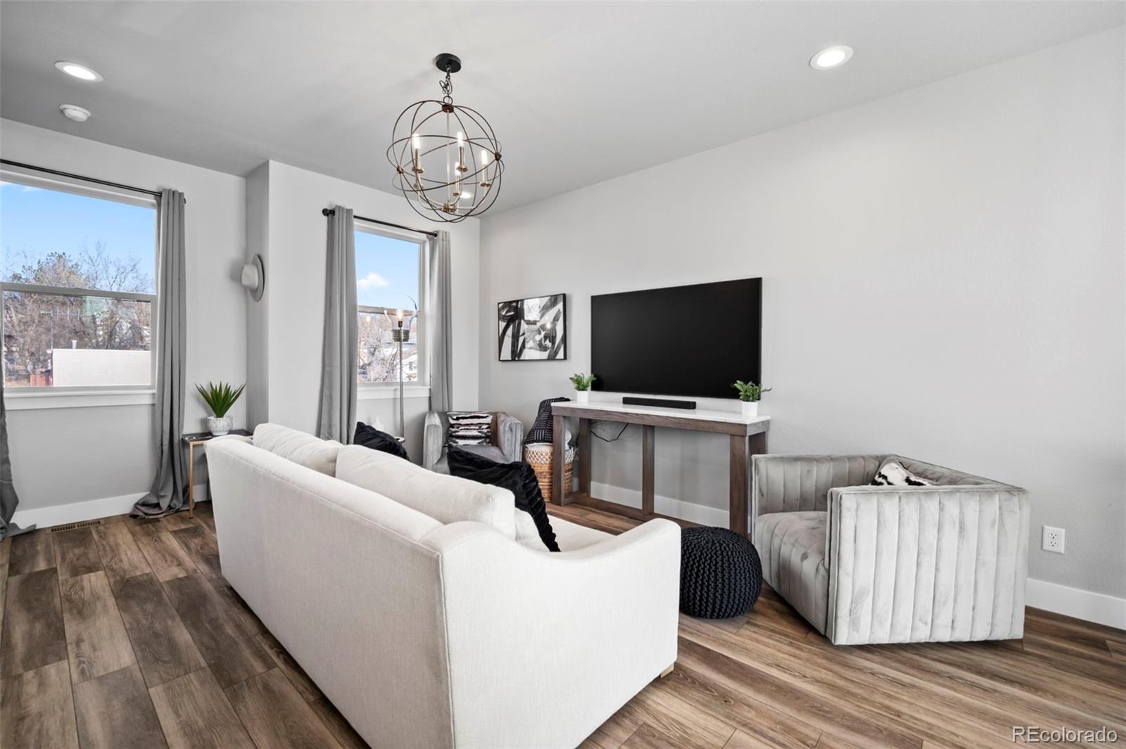 1025 S GILBERT Street #C, Castle Rock, CO 80104, 2 Bedrooms Bedrooms, ,3 BathroomsBathrooms,Residential,For Sale,GILBERT,REC4552404