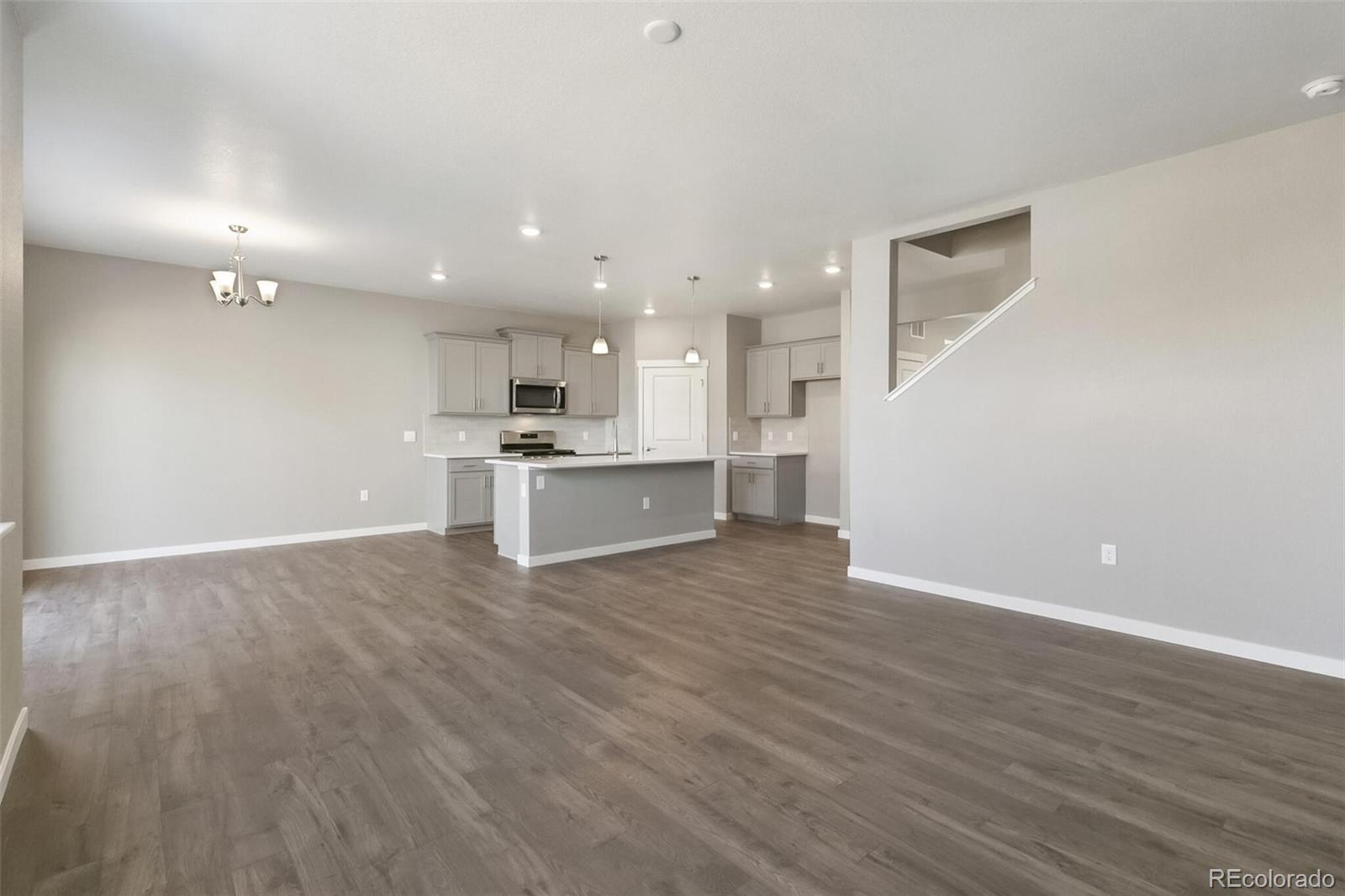 13448 Valentia Place, Thornton, CO 80602, 5 Bedrooms Bedrooms, ,3 BathroomsBathrooms,Residential,For Sale,Valentia,REC5634778