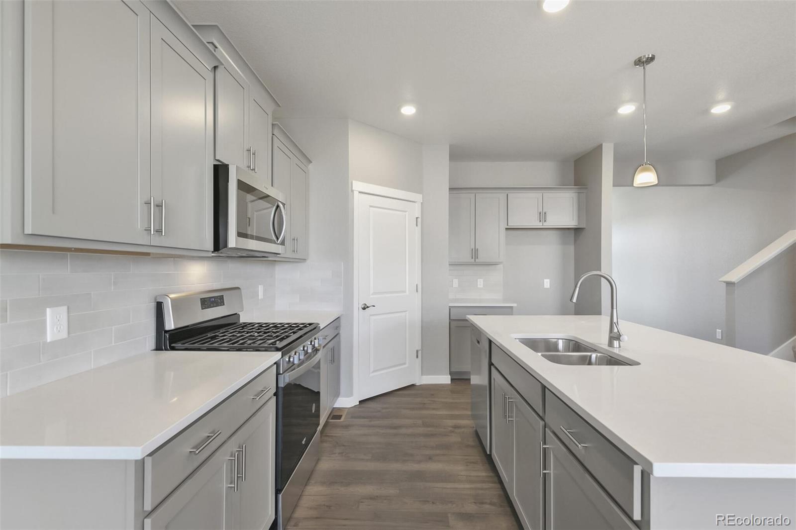 13448 Valentia Place, Thornton, CO 80602, 5 Bedrooms Bedrooms, ,3 BathroomsBathrooms,Residential,For Sale,Valentia,REC5634778