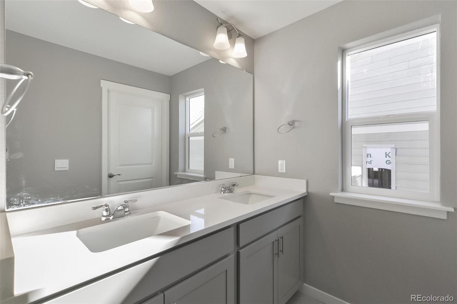 13448 Valentia Place, Thornton, CO 80602, 5 Bedrooms Bedrooms, ,3 BathroomsBathrooms,Residential,For Sale,Valentia,REC5634778