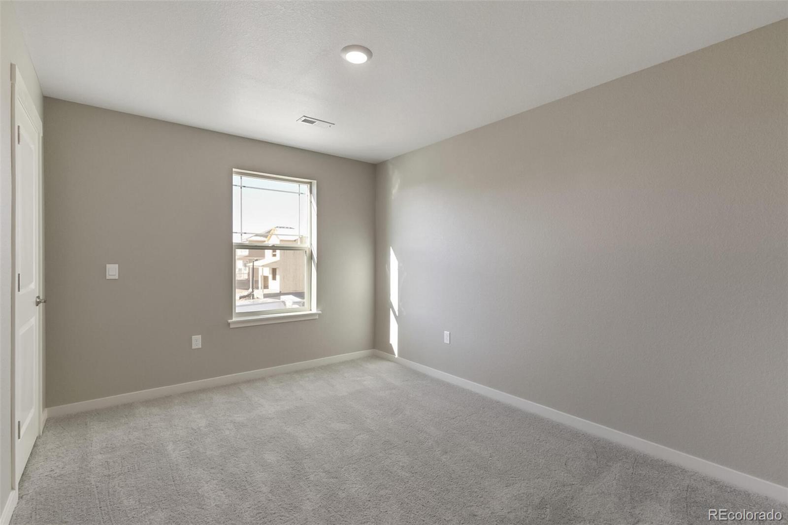 13448 Valentia Place, Thornton, CO 80602, 5 Bedrooms Bedrooms, ,3 BathroomsBathrooms,Residential,For Sale,Valentia,REC5634778