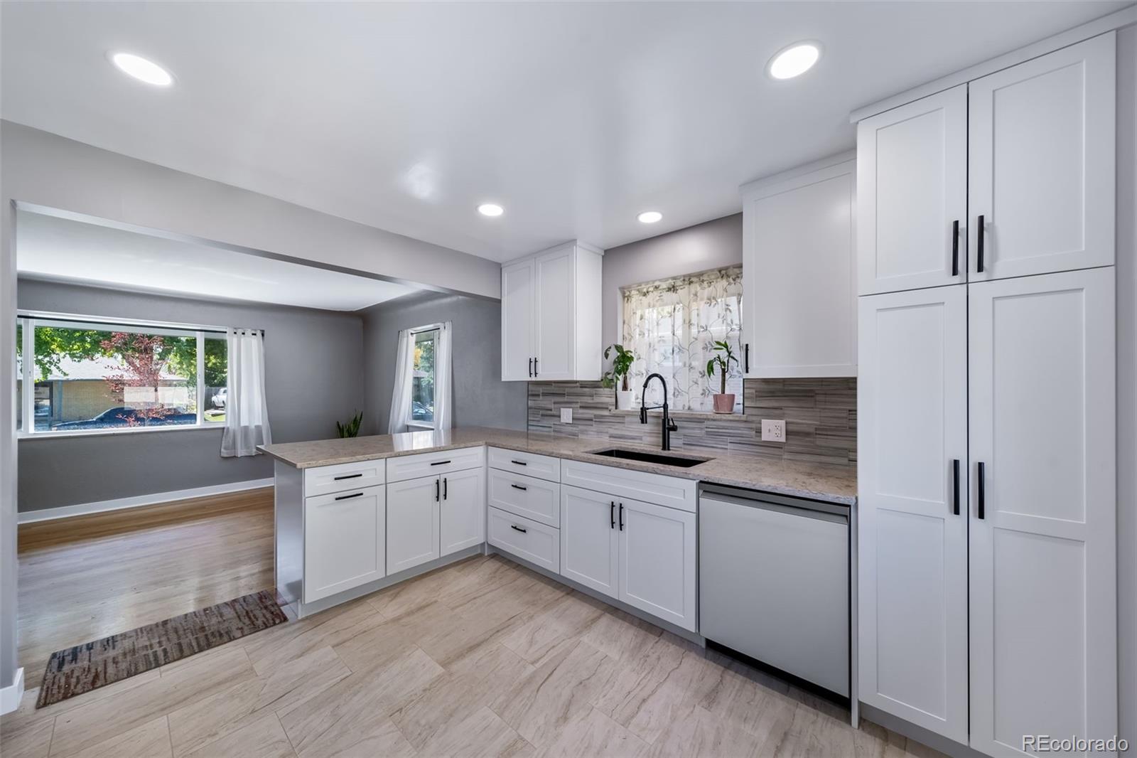 Restricted Address, 4 Bedrooms Bedrooms, ,2 BathroomsBathrooms,Residential,For Sale,67th,REC7638889