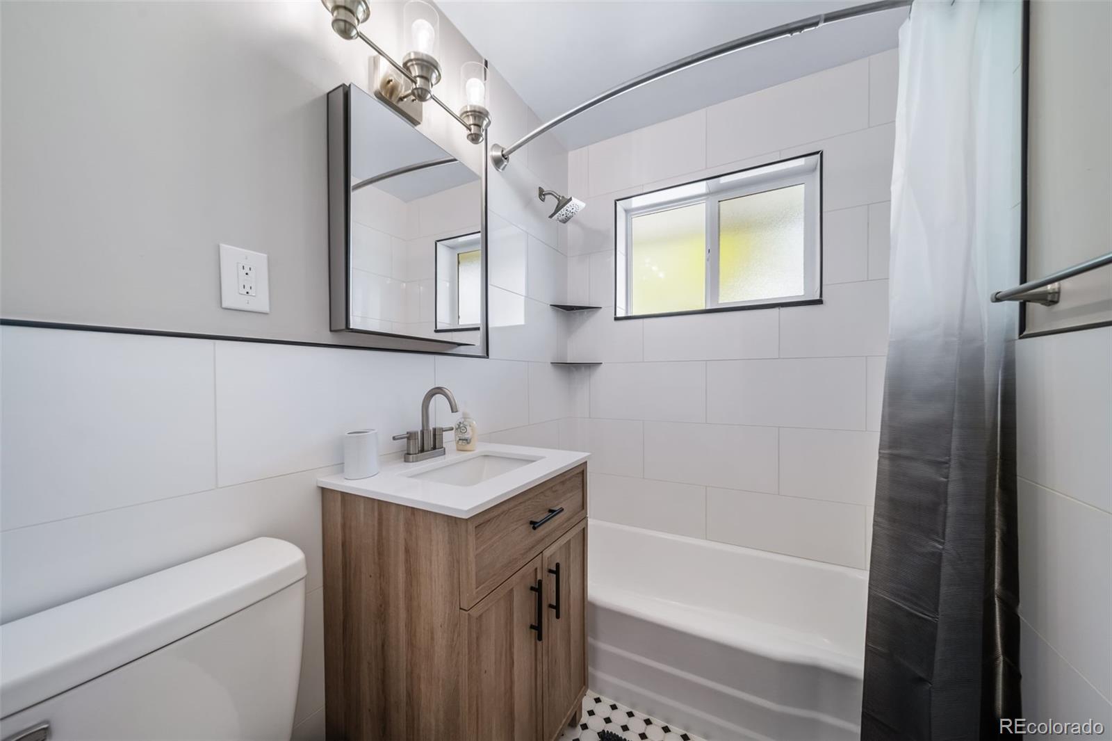 Restricted Address, 4 Bedrooms Bedrooms, ,2 BathroomsBathrooms,Residential,For Sale,67th,REC7638889