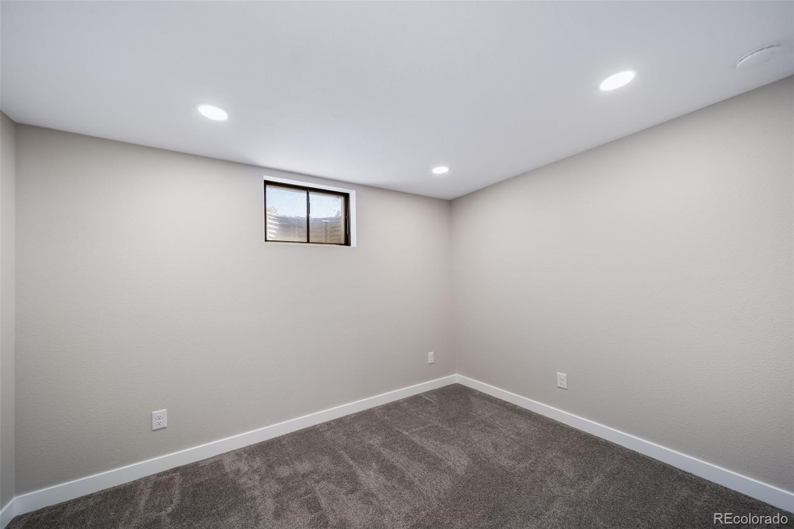 Restricted Address, 4 Bedrooms Bedrooms, ,2 BathroomsBathrooms,Residential,For Sale,67th,REC7638889