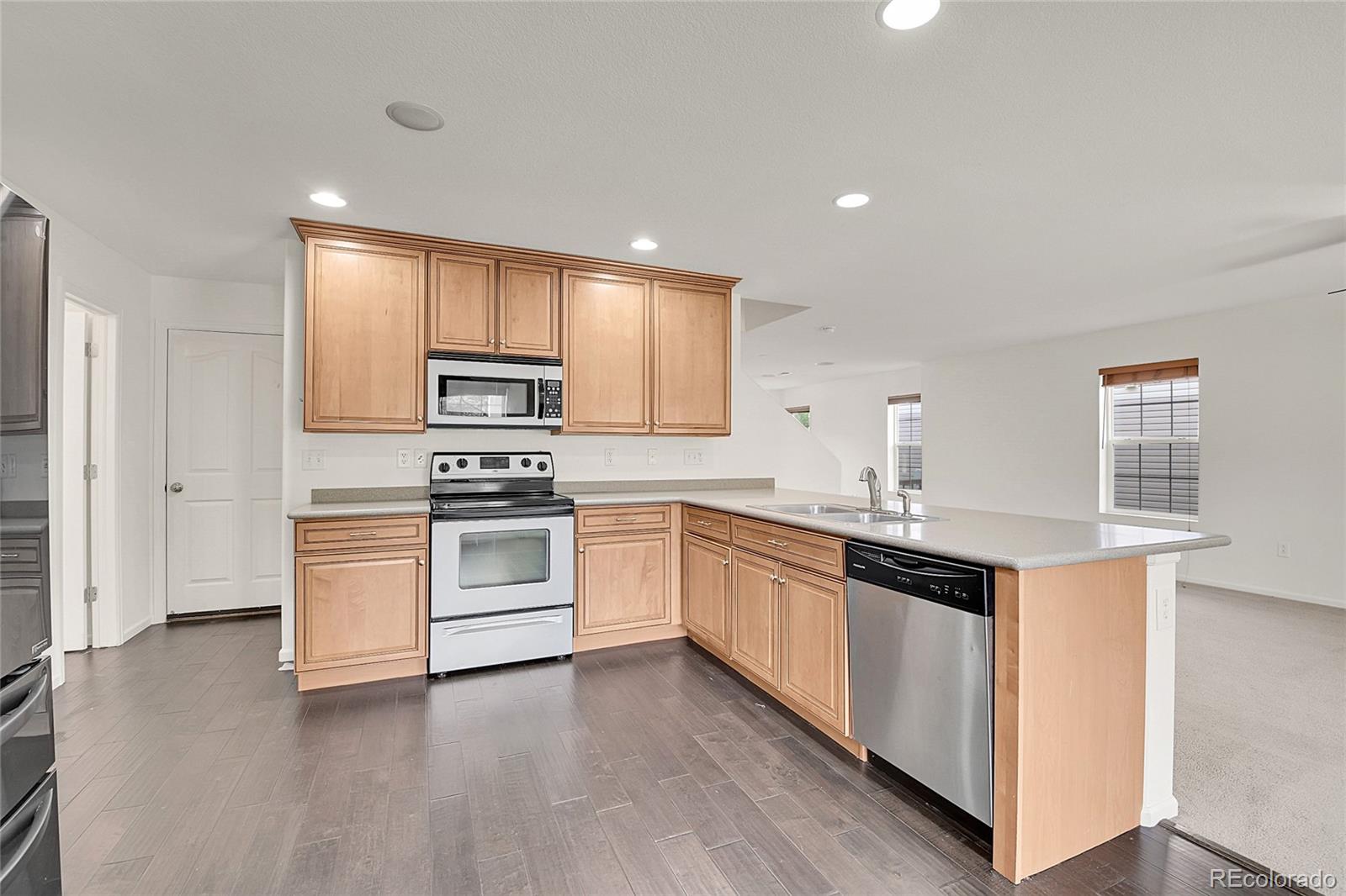 3445 Dinosaur, Castle Rock, CO 80109, 3 Bedrooms Bedrooms, ,3 BathroomsBathrooms,Residential,For Sale,Dinosaur,REC5259177